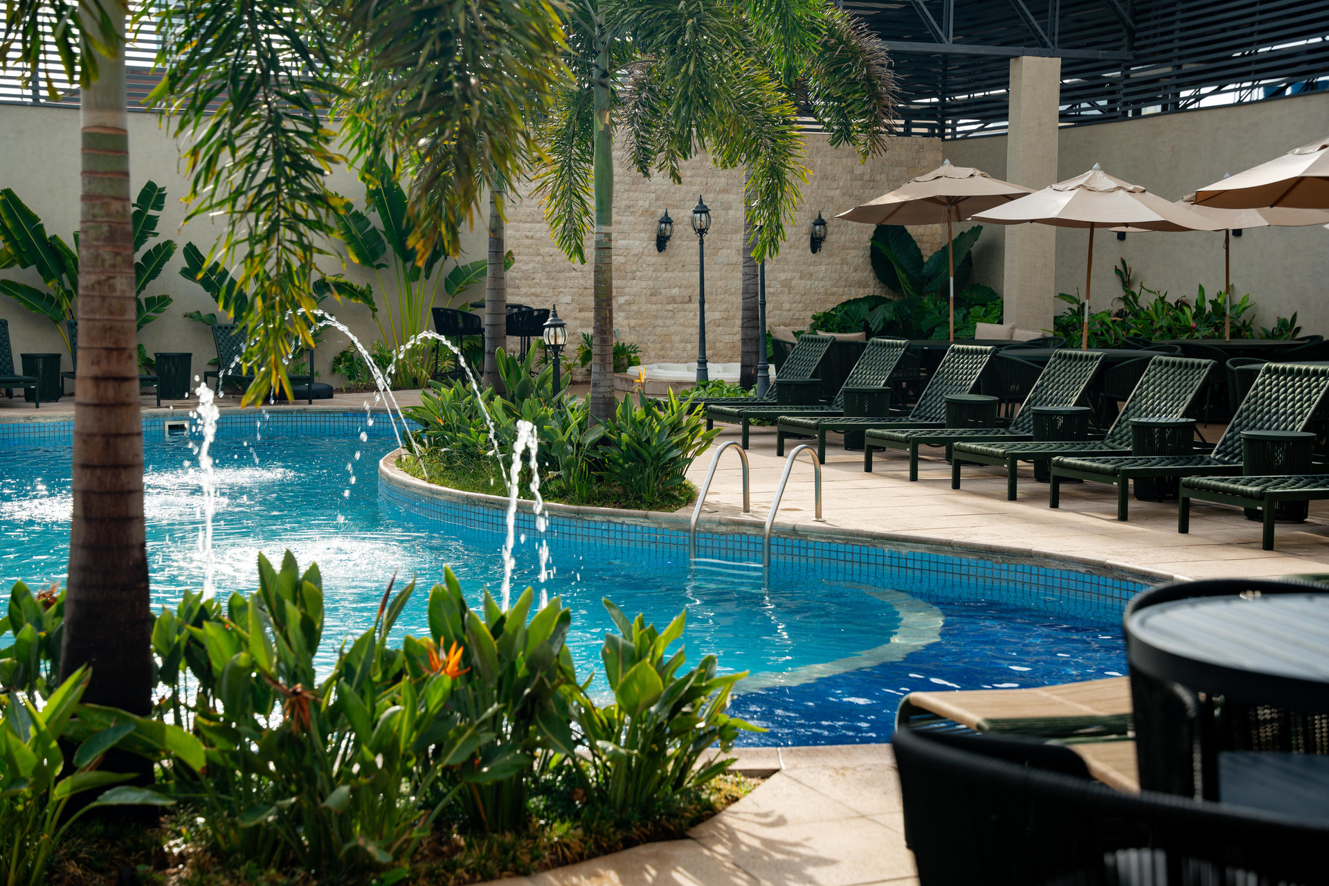 Vista Piscina Nadai Confort Hotel e Spa