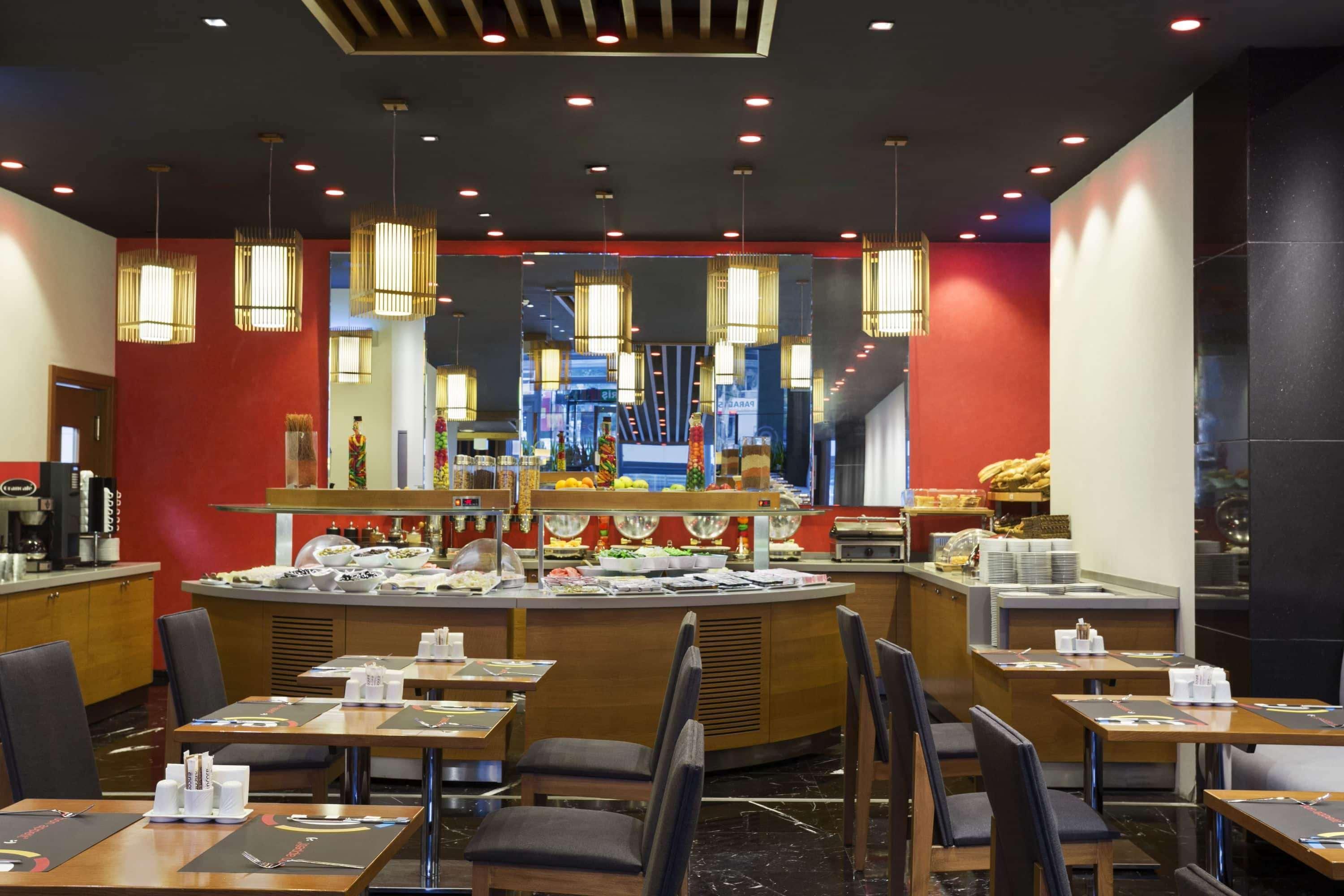 Restaurant Ramada Encore by Wyndham Izmir
