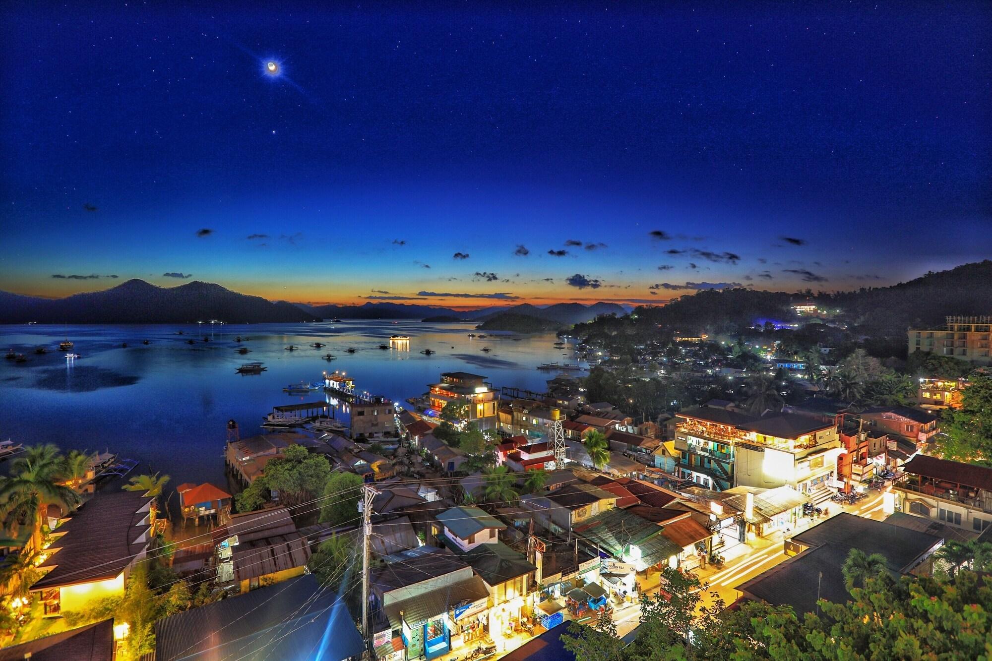 Vista Exterior Sunburn Suites Coron