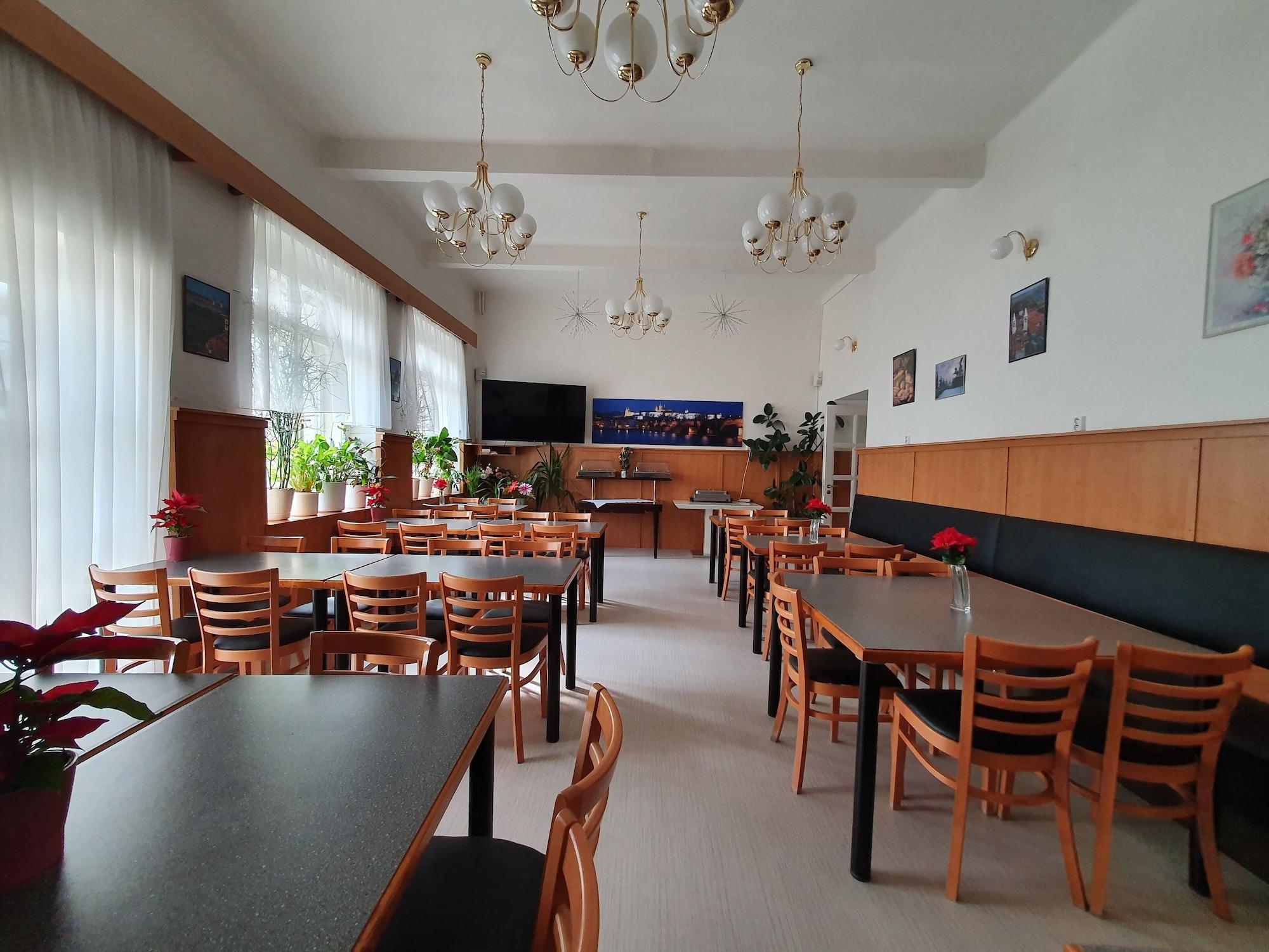 Sala de Reuniones Pension Jana - Domov Mládeže