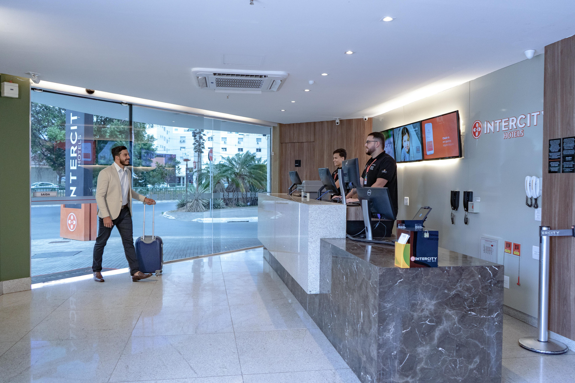 Vista Lobby Intercity Montes Claros