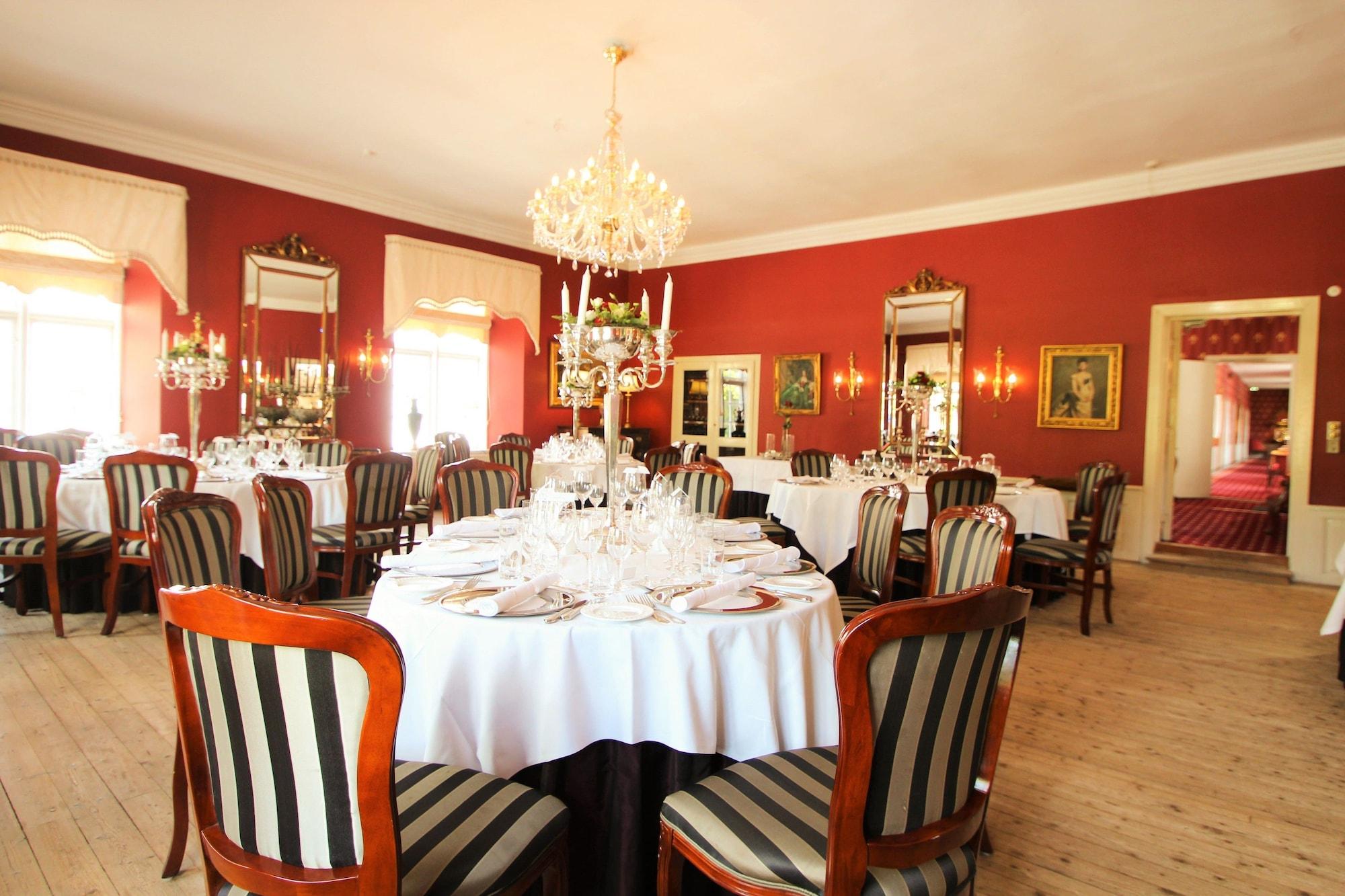 Restaurant Store Restrup Slotshotel