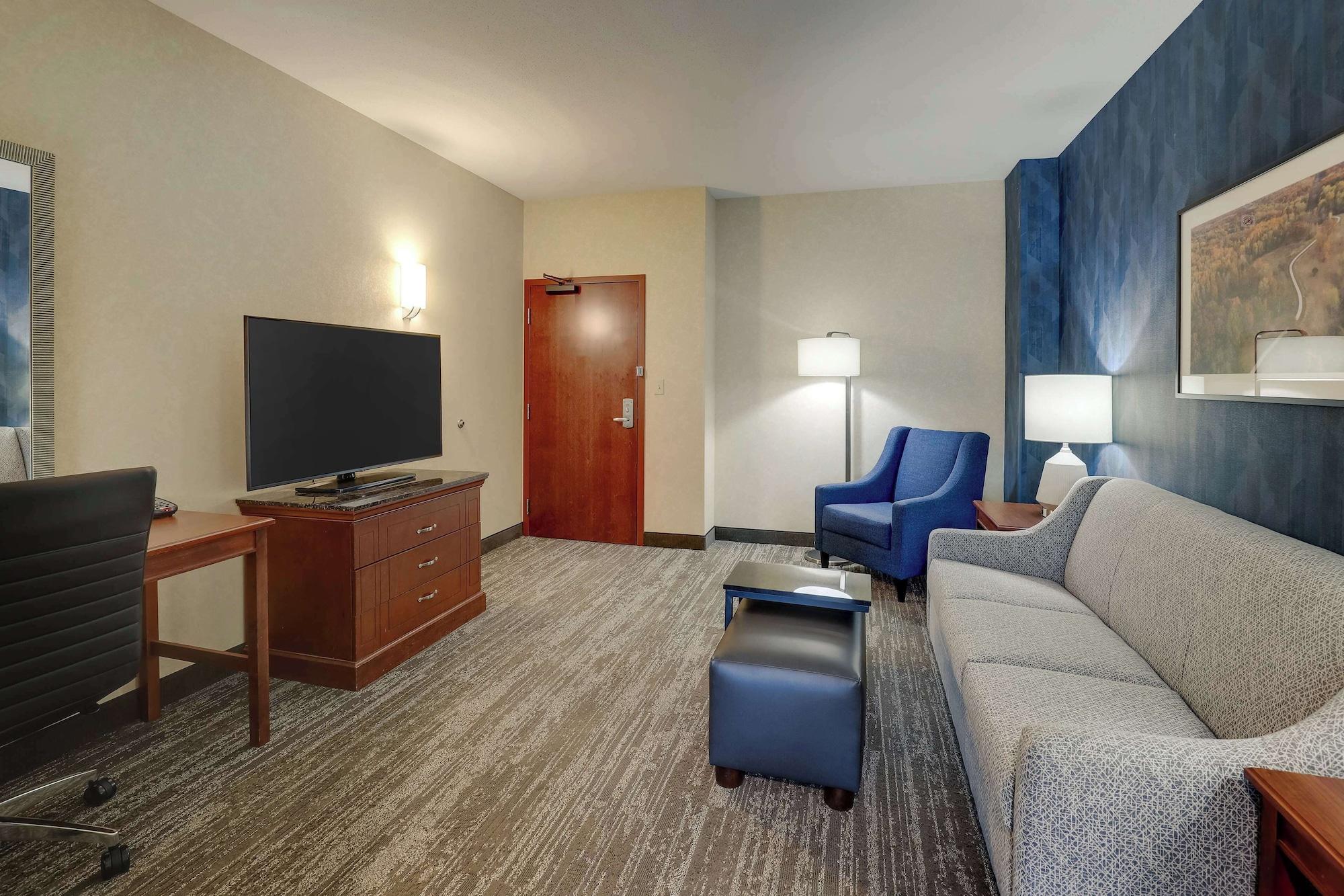 Habitación Drury Plaza Hotel Mt. Vernon