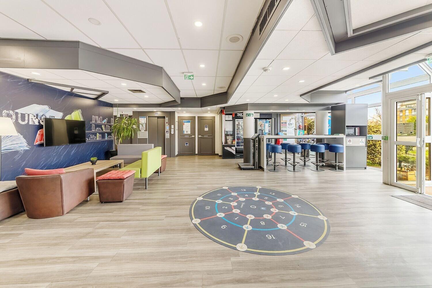 Vista Lobby Ibis Budget Fresnes