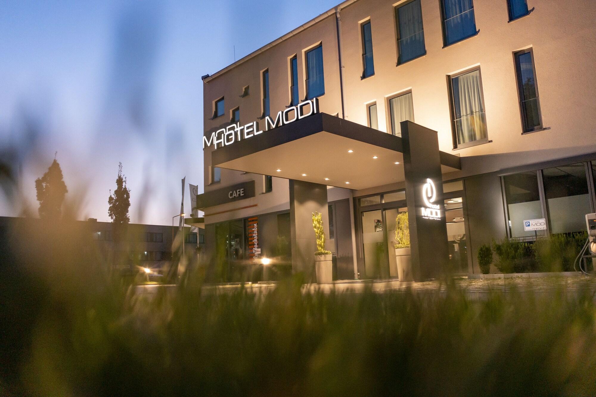 Vista Exterior Hotel Modi