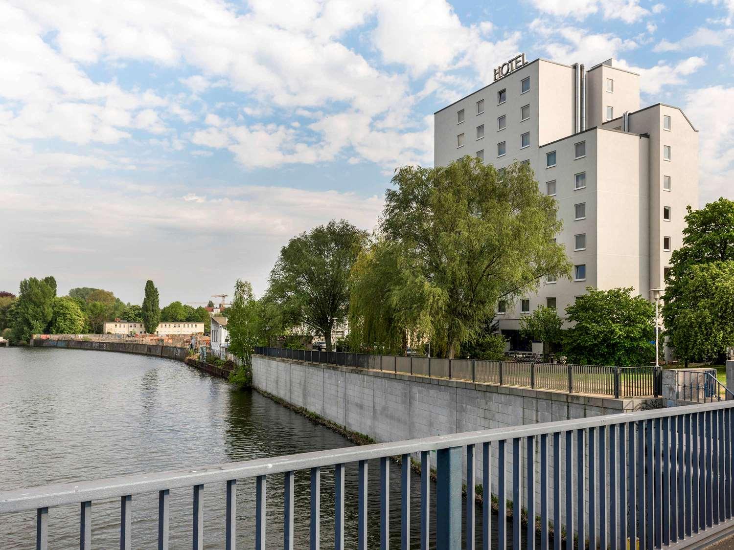 Hotel NH Berlin Treptow