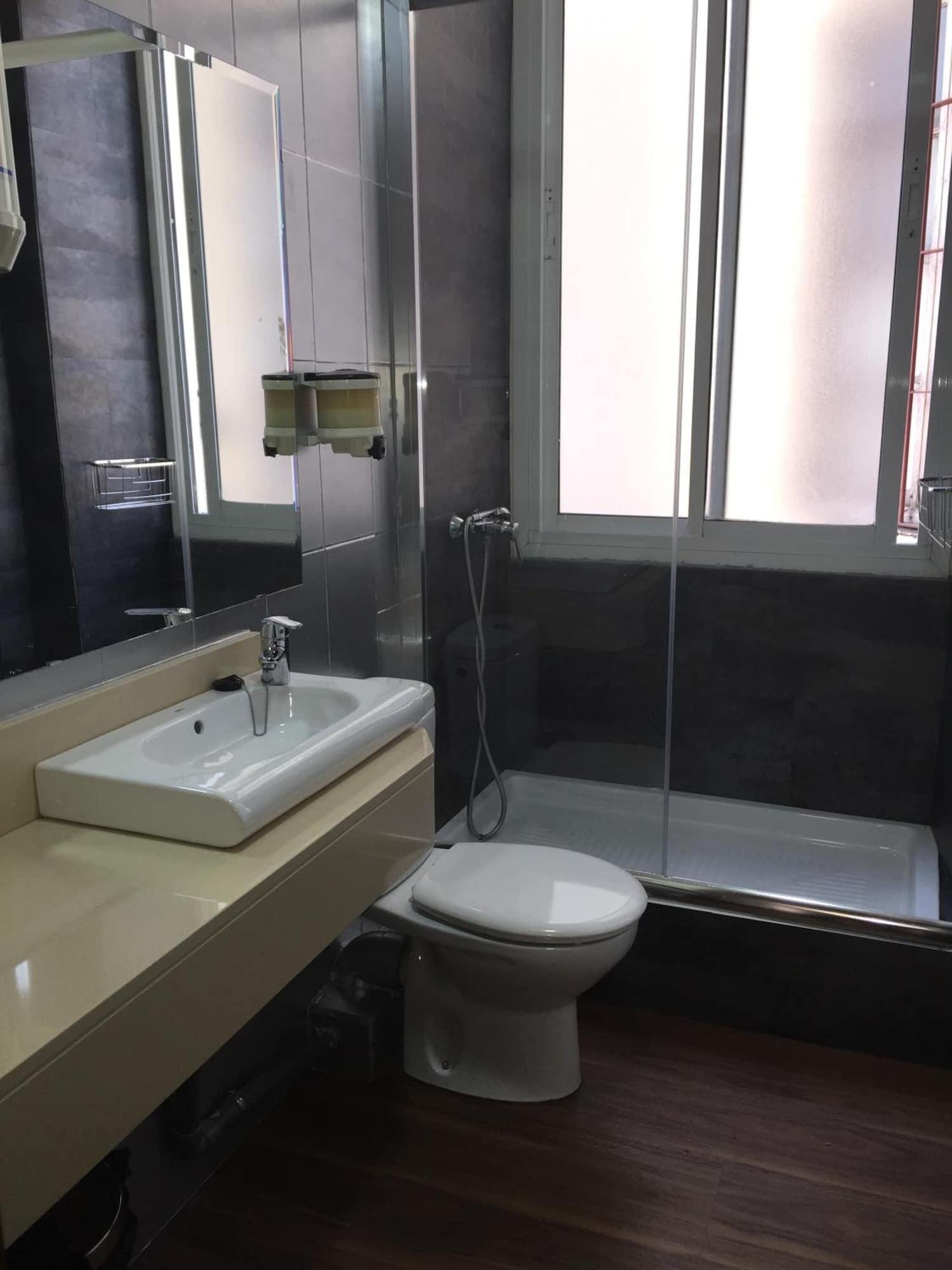 Equipamiento de Habitación Hostal Larios
