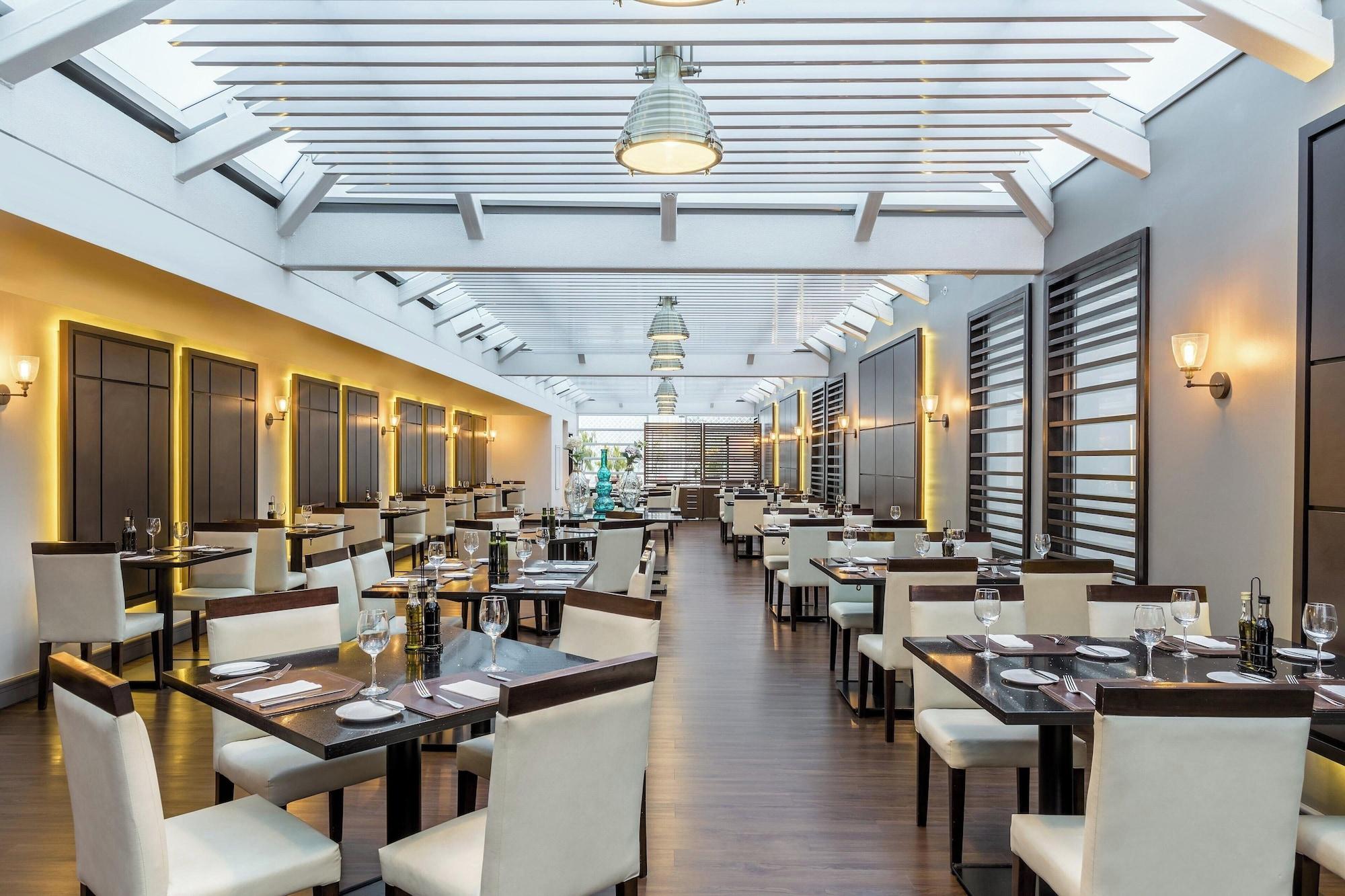 Restaurant Four Points by Sheraton Santiago