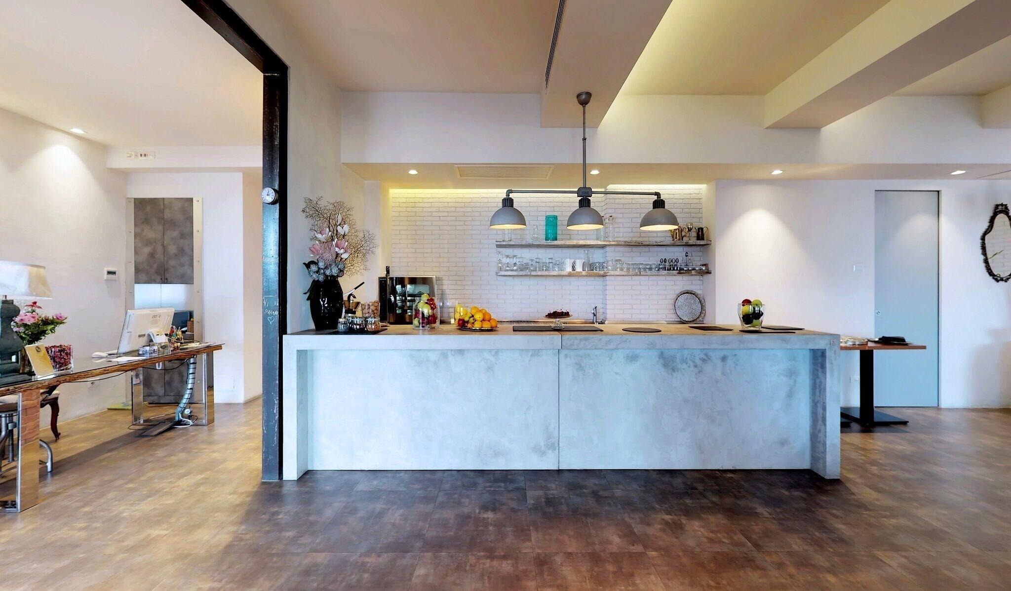 Vista Lobby Bell Suite Hotel