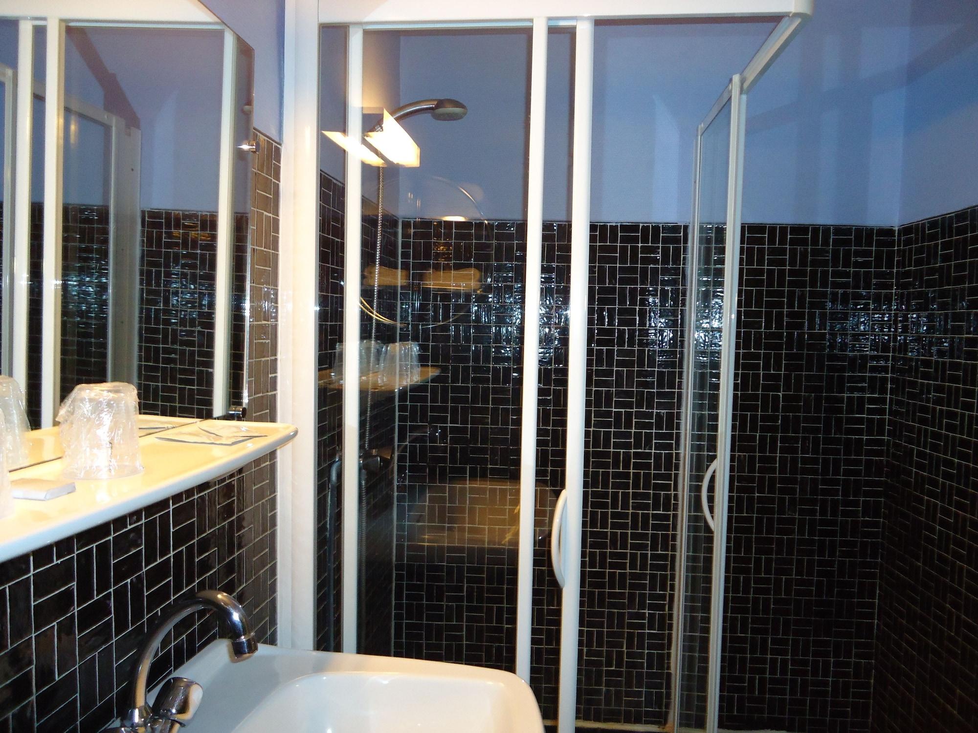Equipamiento de Habitación Hôtel des Voyageurs