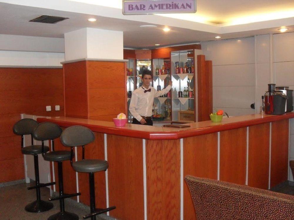 Bar/Salón Hotel Dilaver