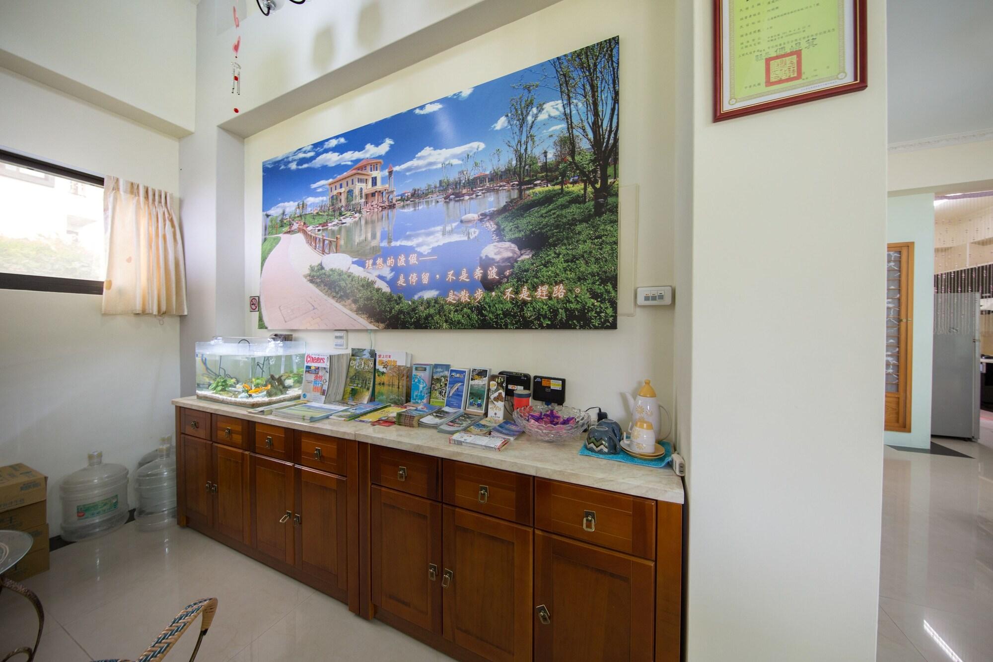 Vista Lobby Slow Fly B&B