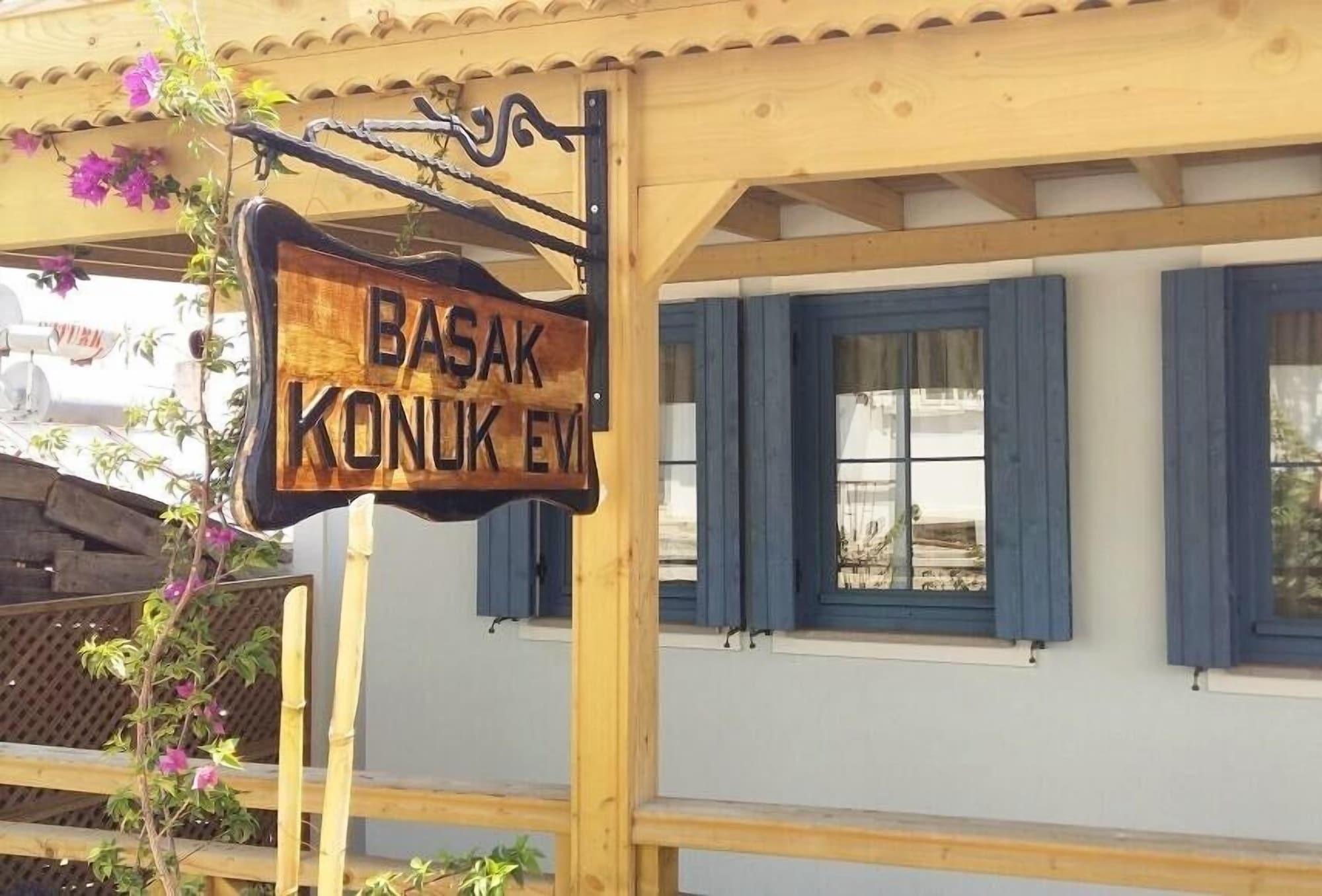 Vista Exterior Bozcaada Basak Konukevi