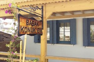 Alojamiento - Bozcaada Basak Konukevi