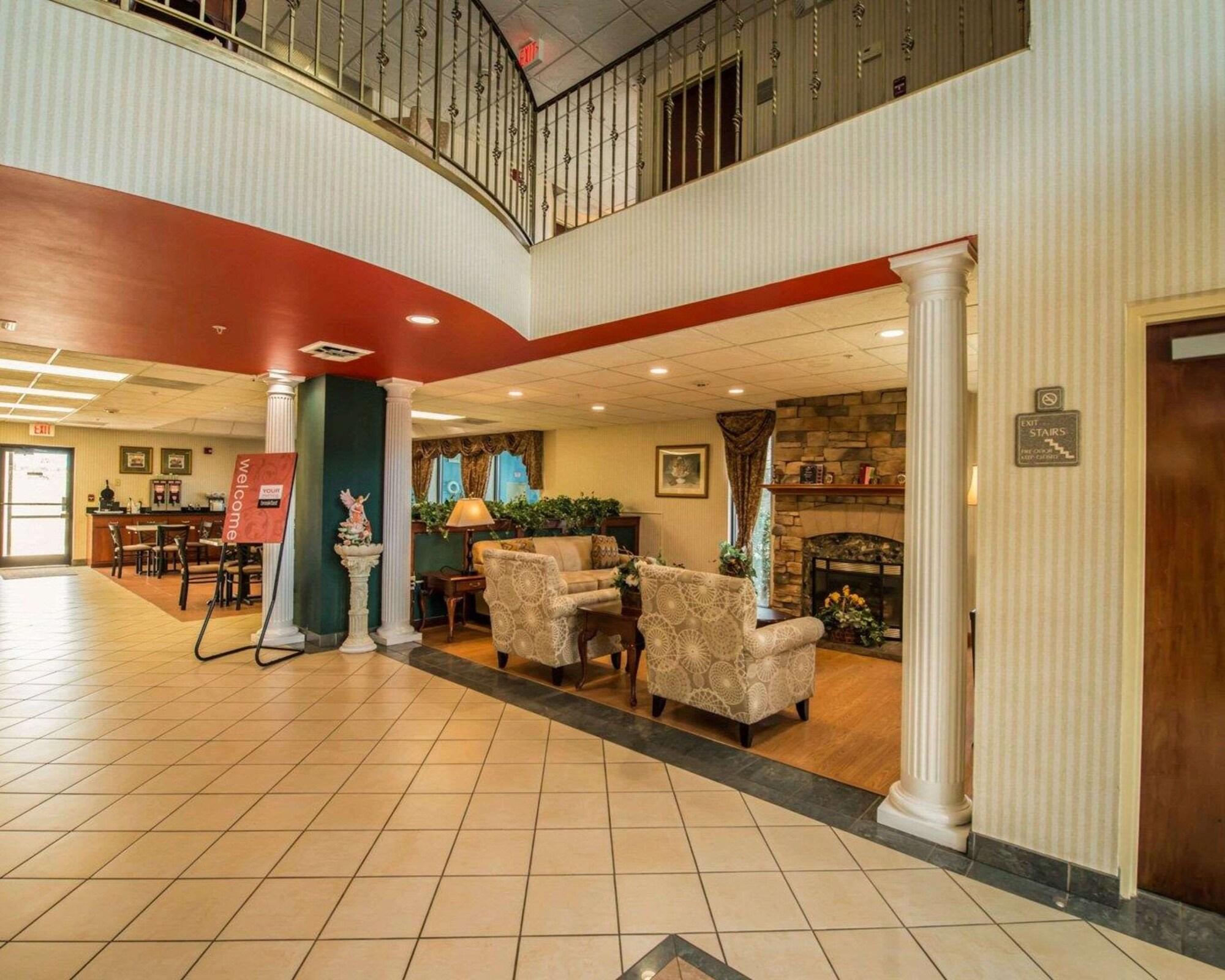 Vista Lobby Comfort Inn & Suites Morganton
