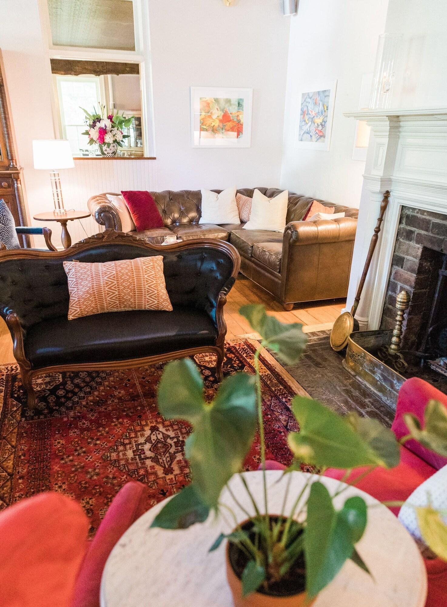 Vista Lobby Historic General Lewis Inn