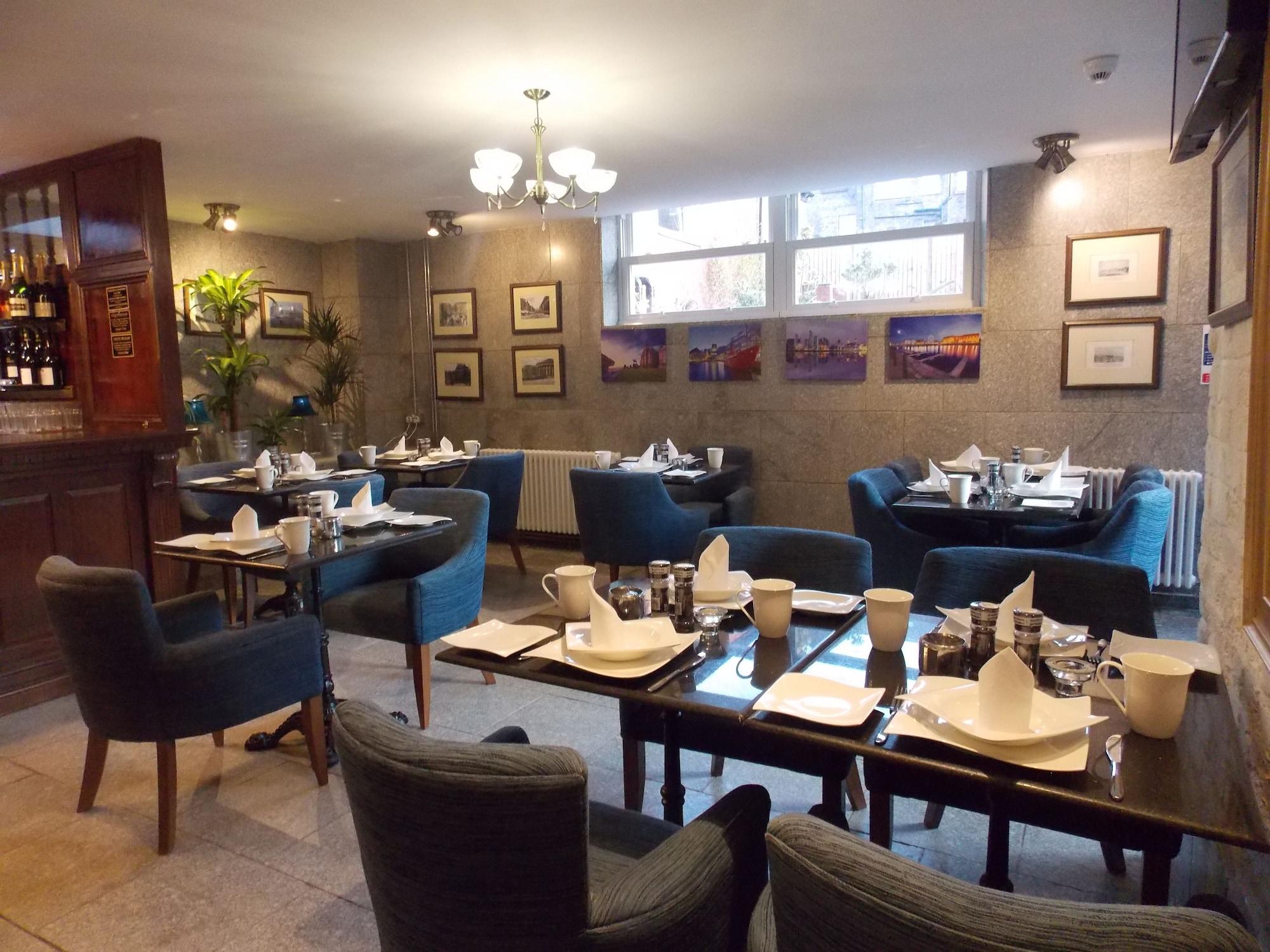 Restaurant The Mountford Hotel - Free Parking