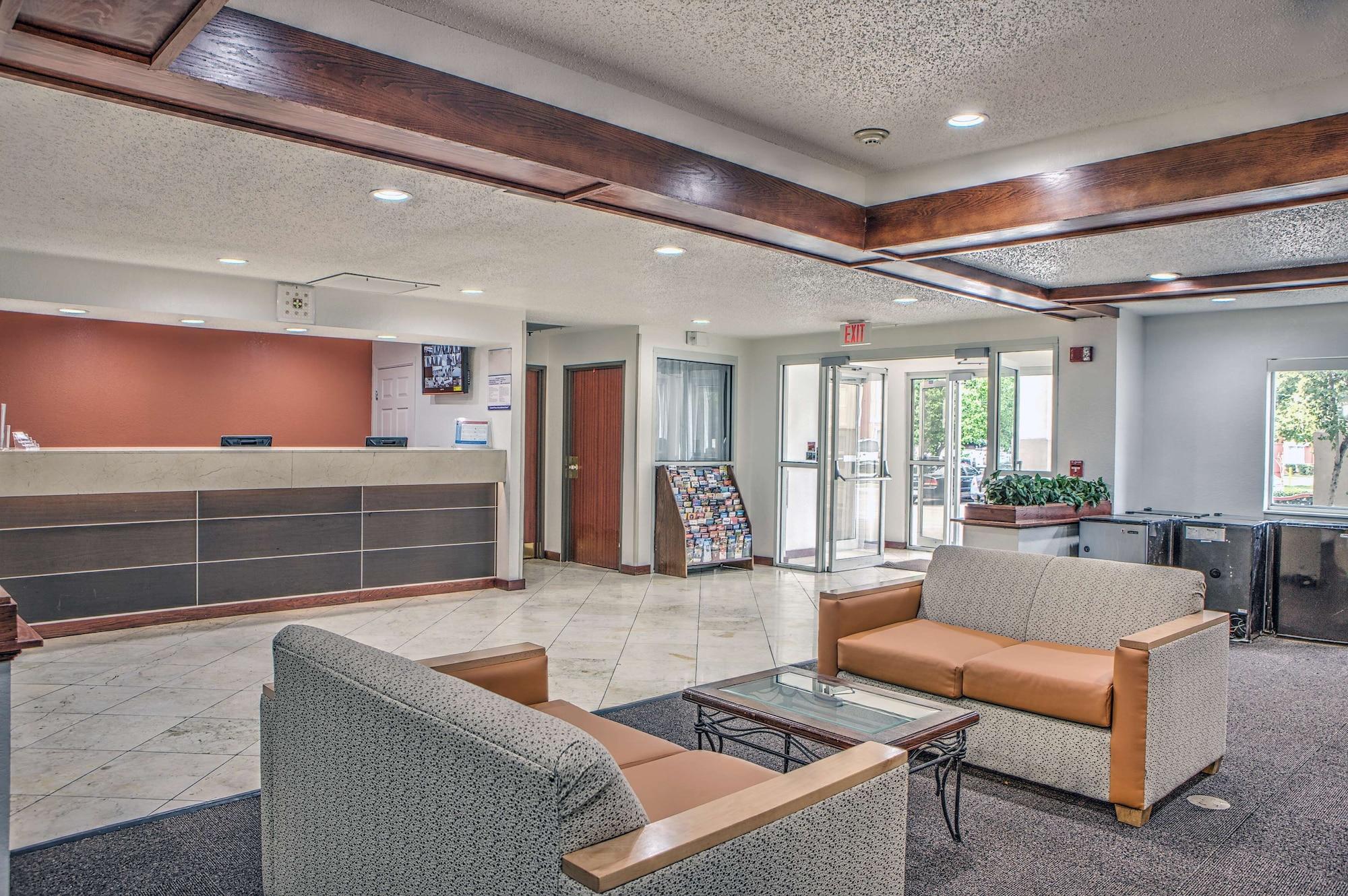 Vista Lobby Motel 6 Dallas, TX - Northwest