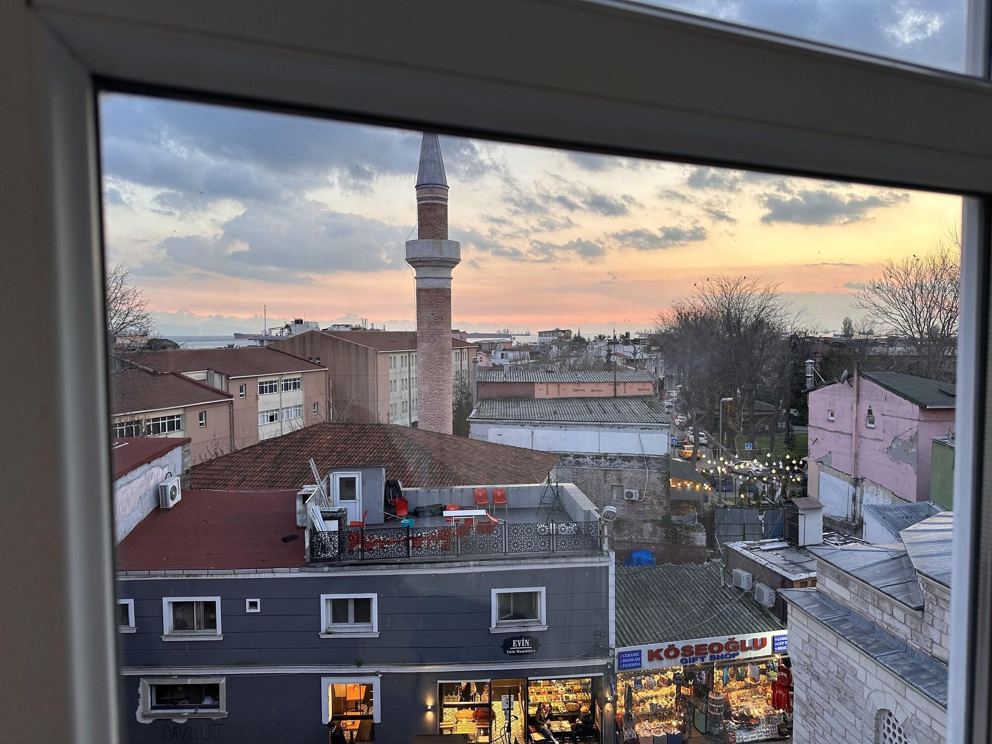 Vista Exterior Asparagus Hotel Suits Old City