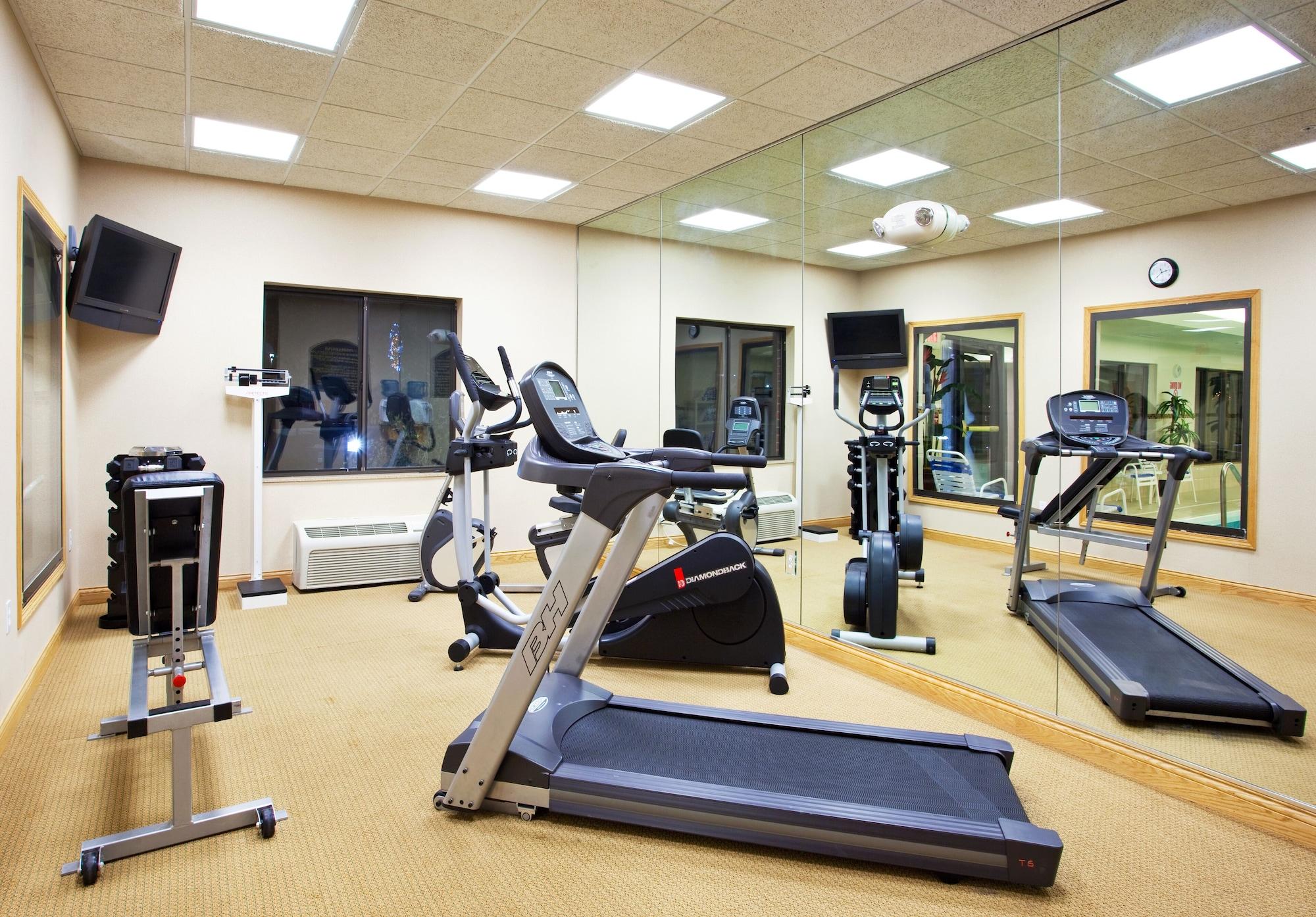 Gimnasio Holiday Inn Express Hotel & Suites Detroit - Utica by IHG