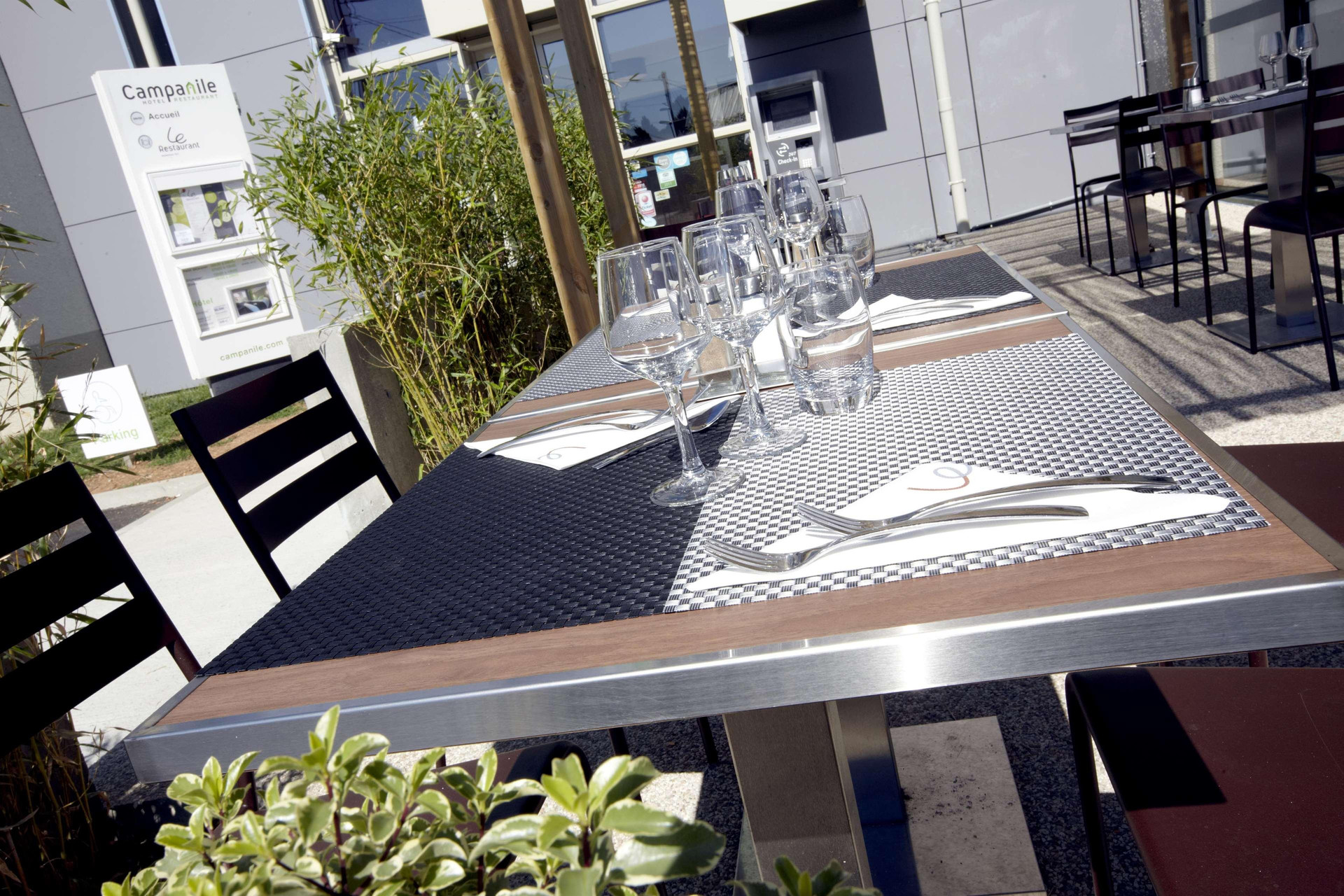 Varios Sure Hotel by Best Western Valence Nord