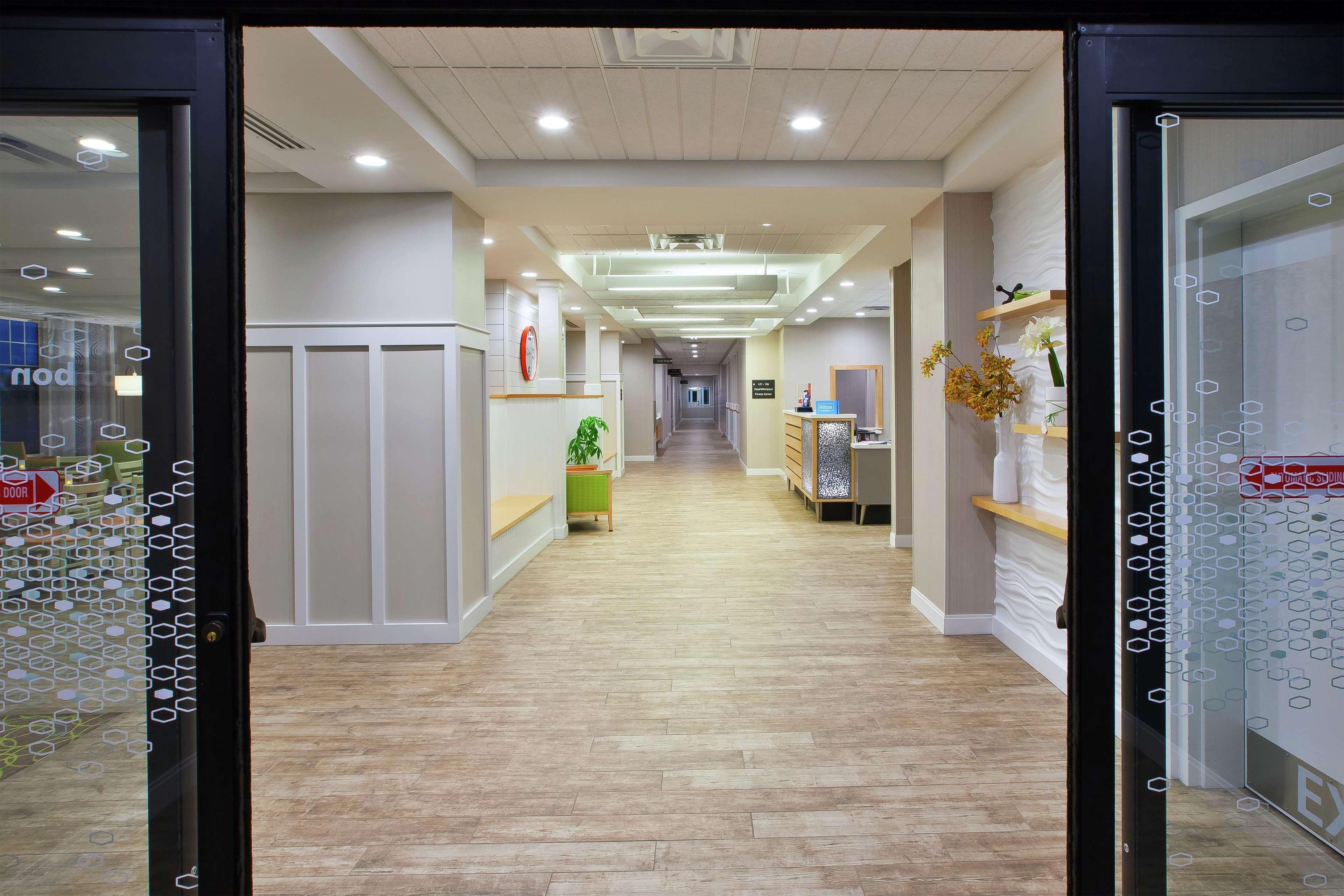 Vista Lobby Hampton by Hilton Bar Harbor