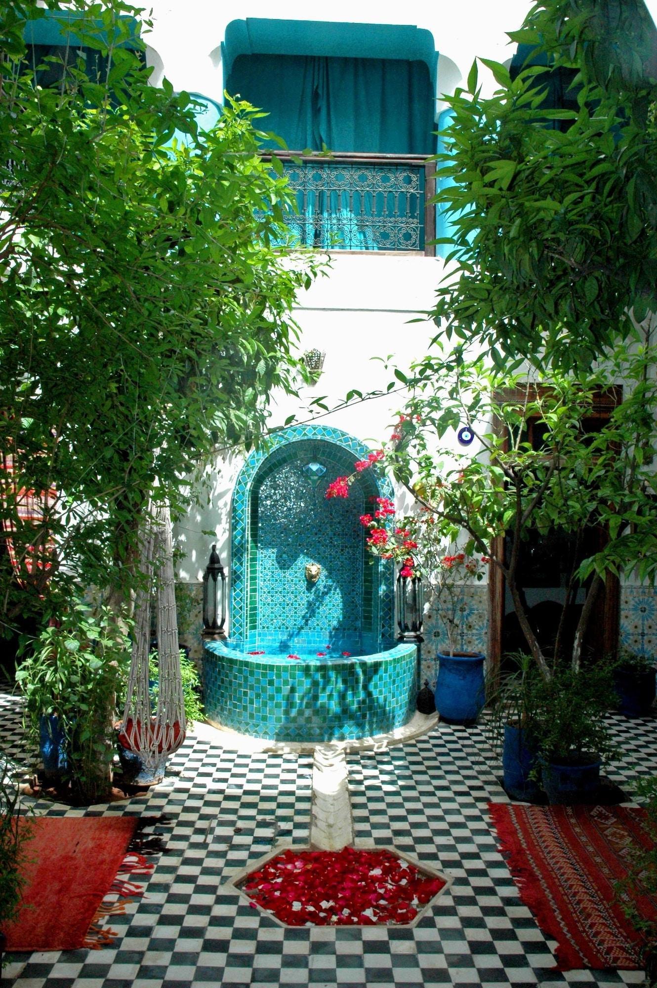 Vista Exterior Riad Blue Berber