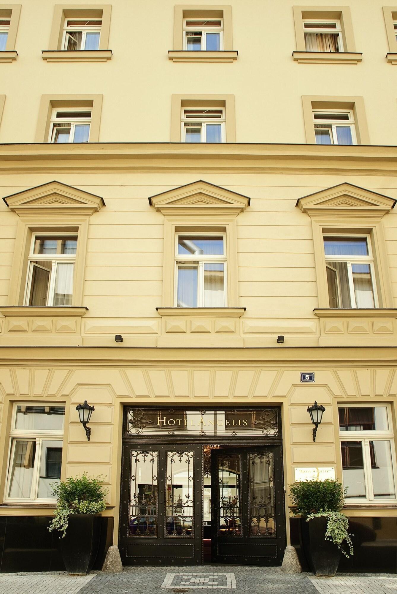 Vista Exterior Hotel Angelis