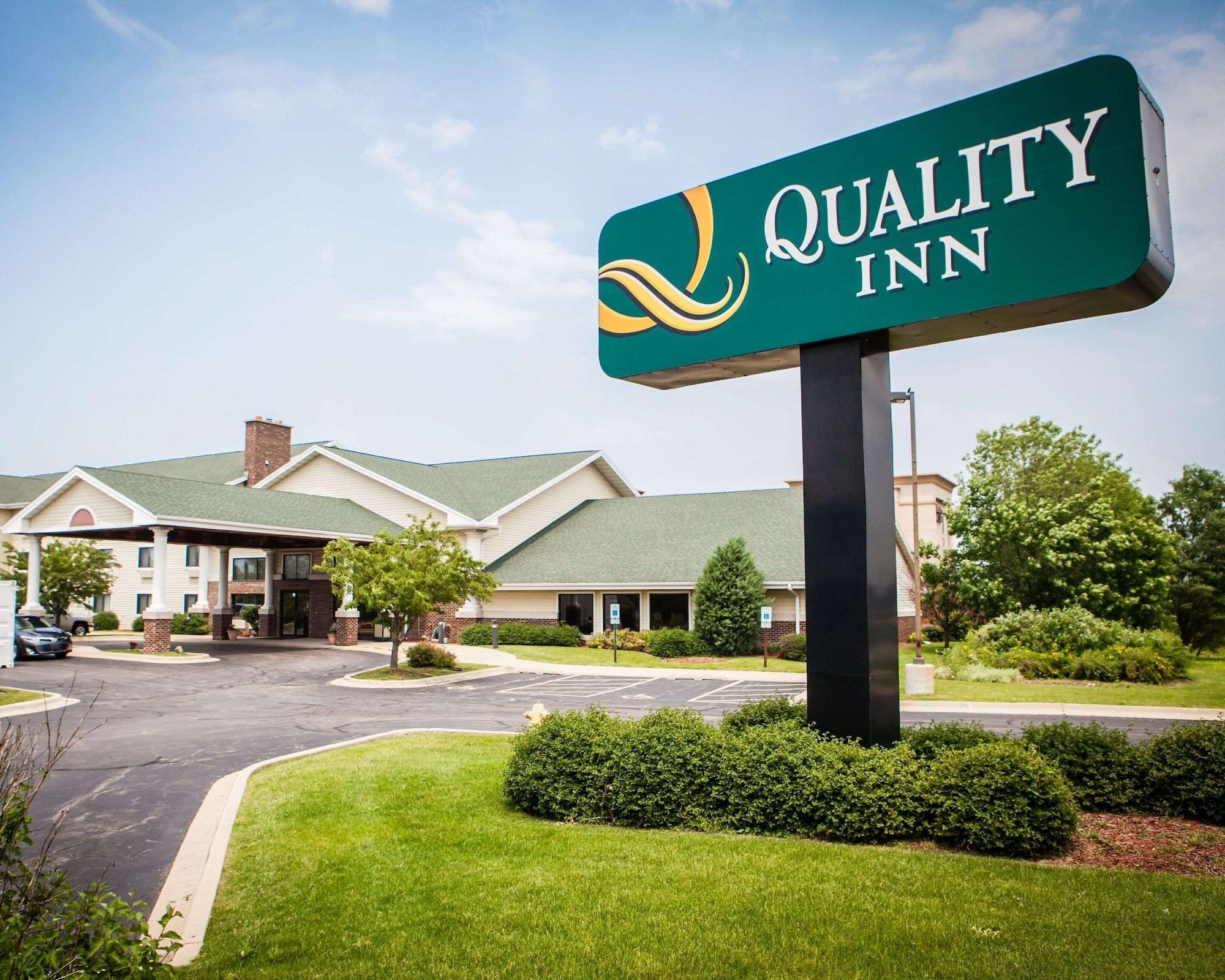 Vista Exterior Quality Inn Bolingbrook I-55