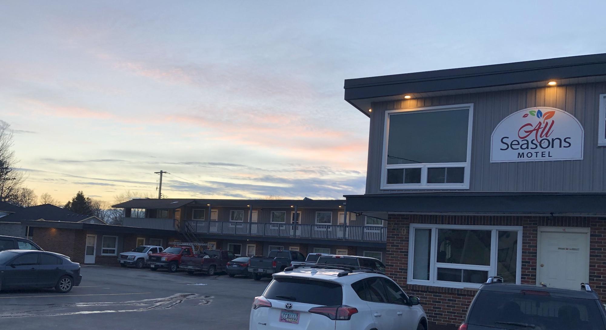 Varios All Seasons Motel