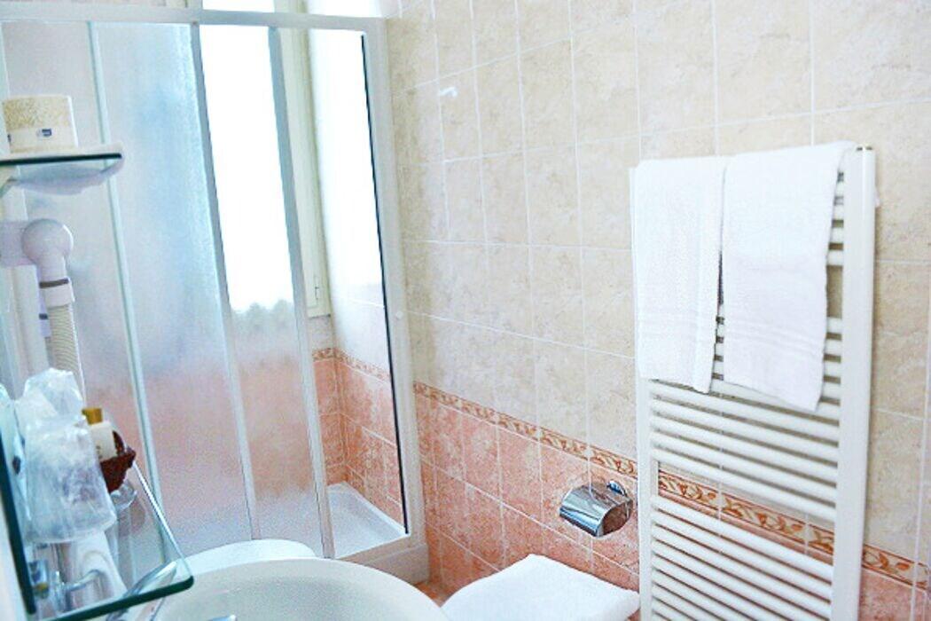 Equipamiento de Habitación Hotel Napoleon