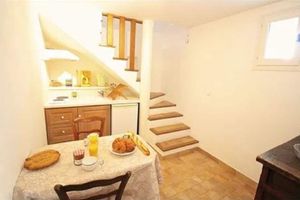 Alquiler Vacacional - South Luberon, T1 ** in charming Mas, 2 people. Ideal for hikers