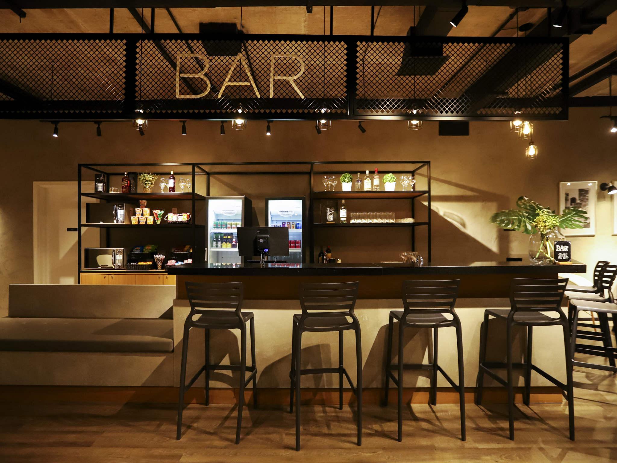Bar/Salón Ibis Cuiabá