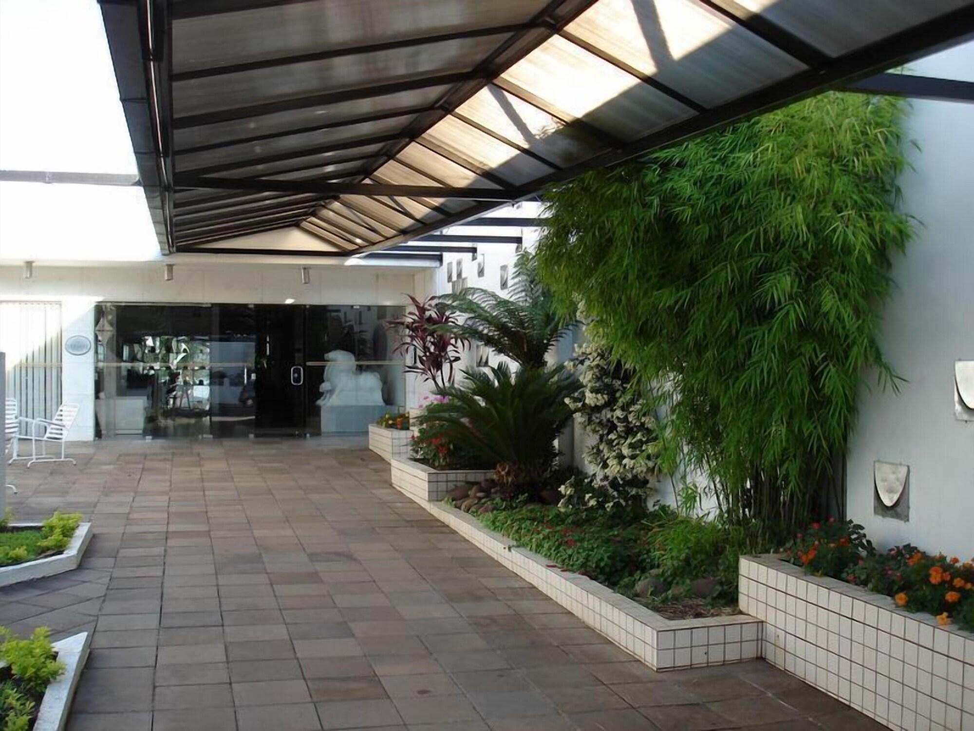 Varios Villa Blanca Hotel