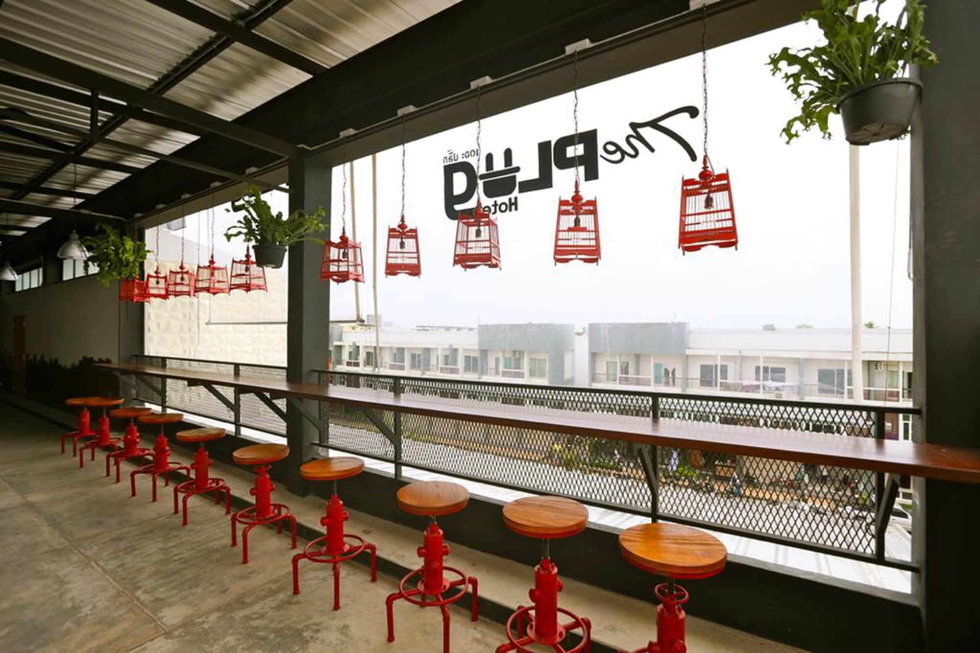 Varios The Plug Hotel