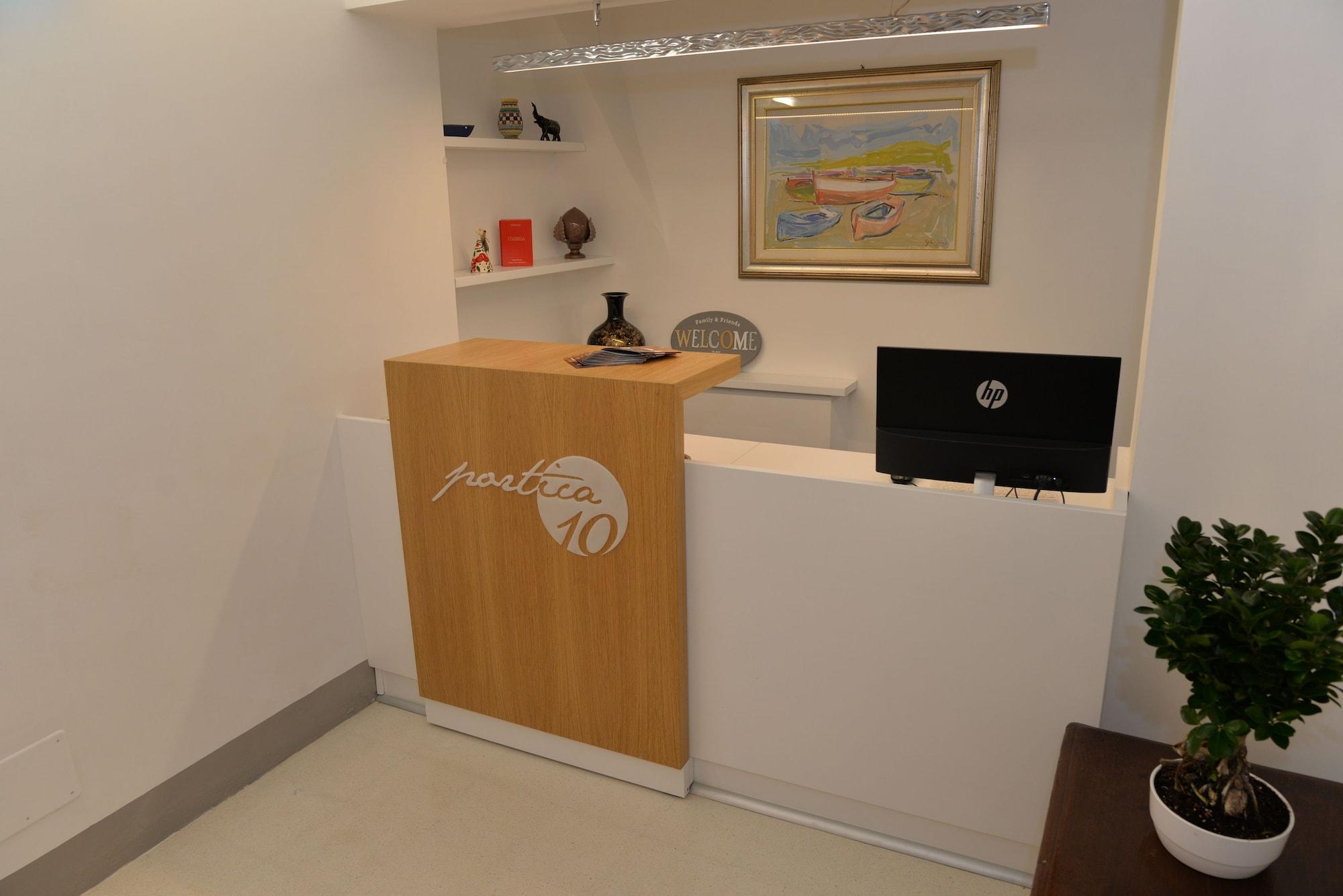 Vista Lobby Portica 10