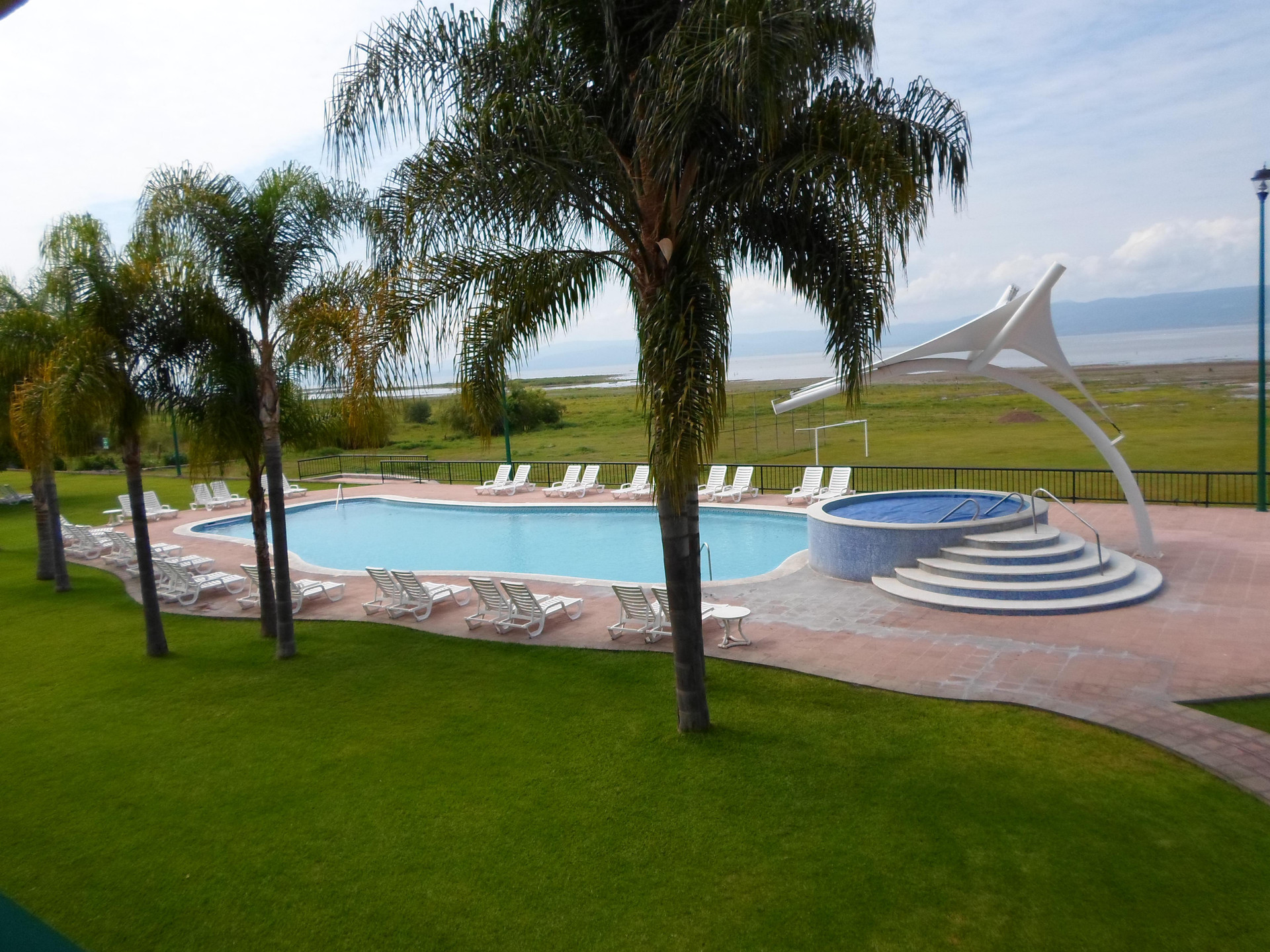 Vista Exterior Hotel Real de Chapala