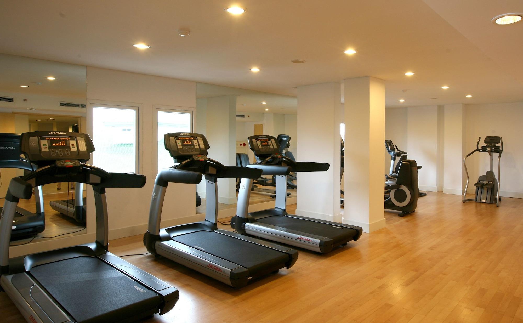 Gimnasio Sintesa Peninsula Hotel Manado