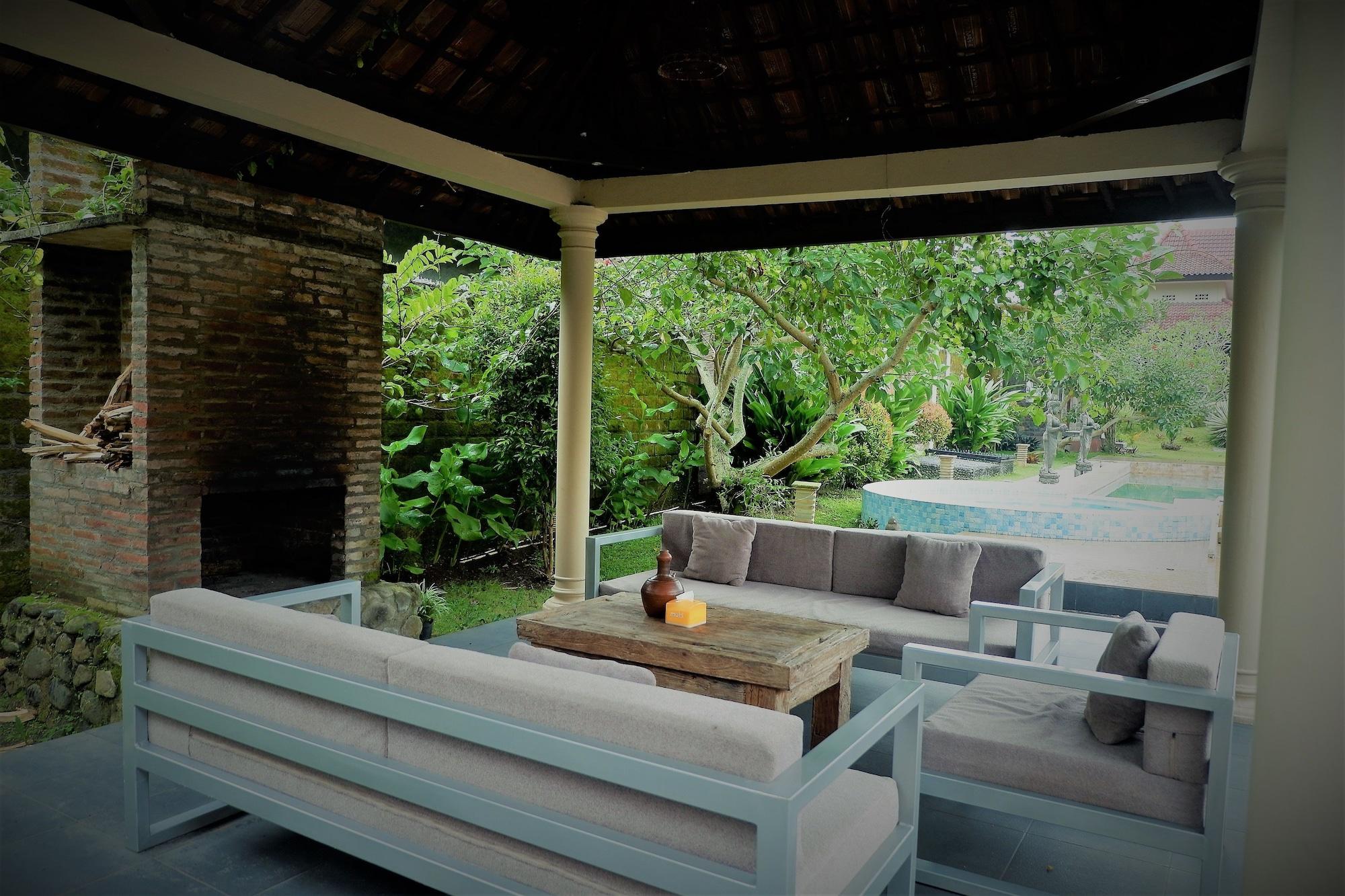 Vista Lobby Villa Kendi