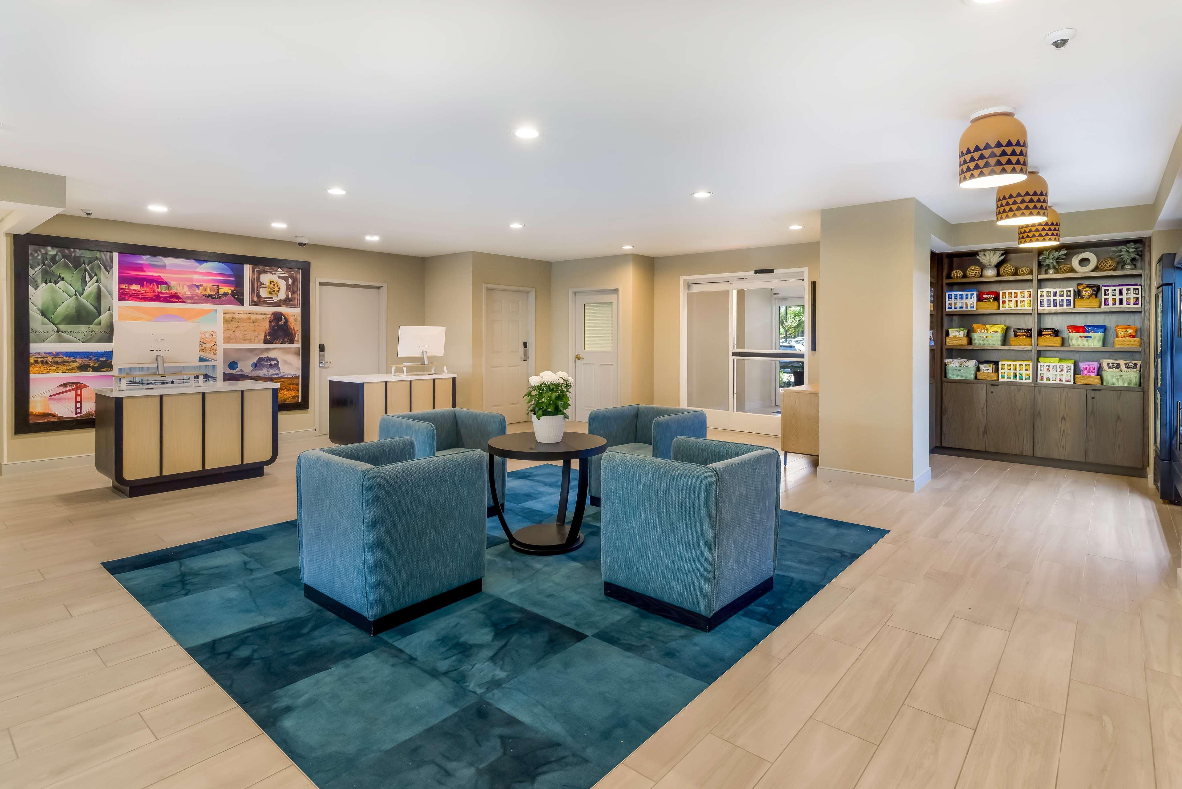 Vista Lobby Sonesta ES Suites San Francisco Airport Oyster Point Waterfront