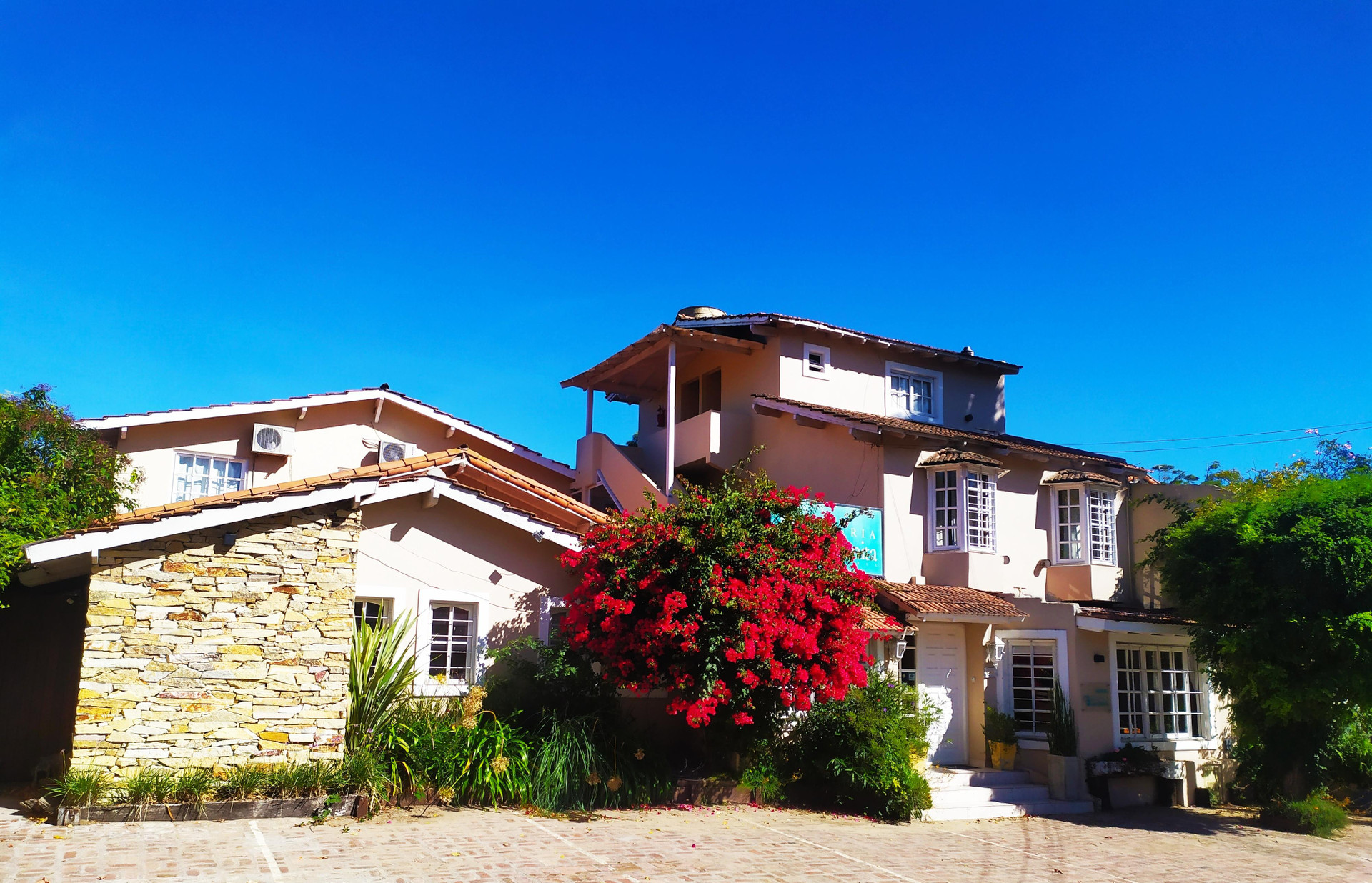 Vista Exterior Hosteria Costa Bonita