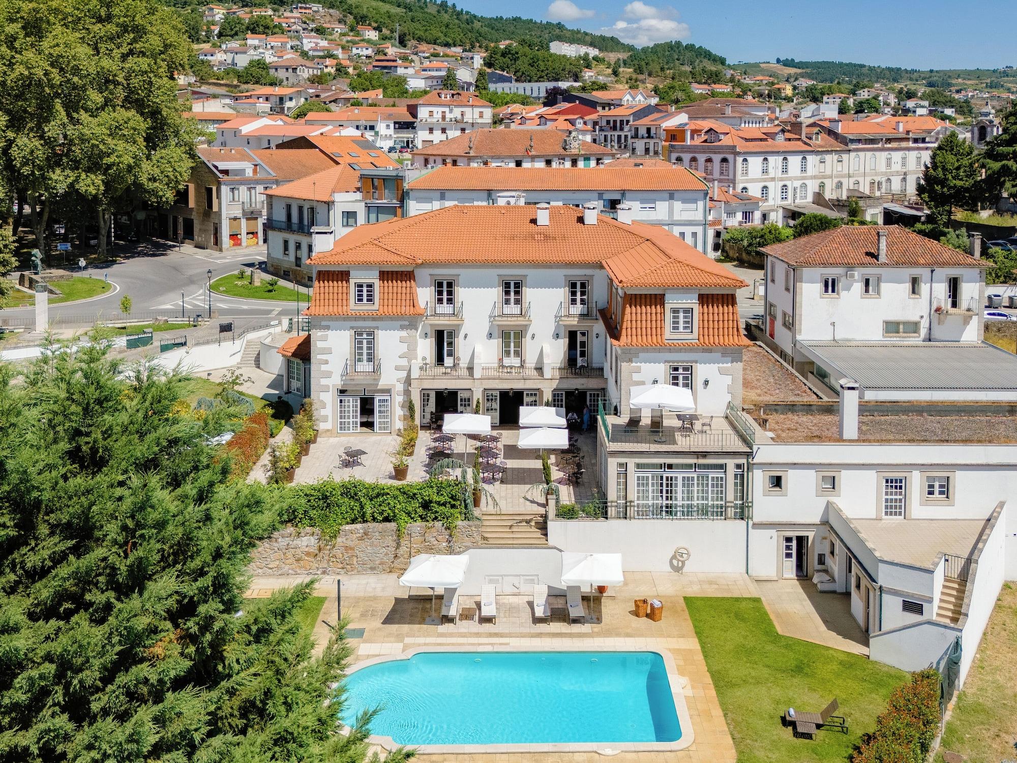 Vista Exterior Forrester Essence Douro Hotel