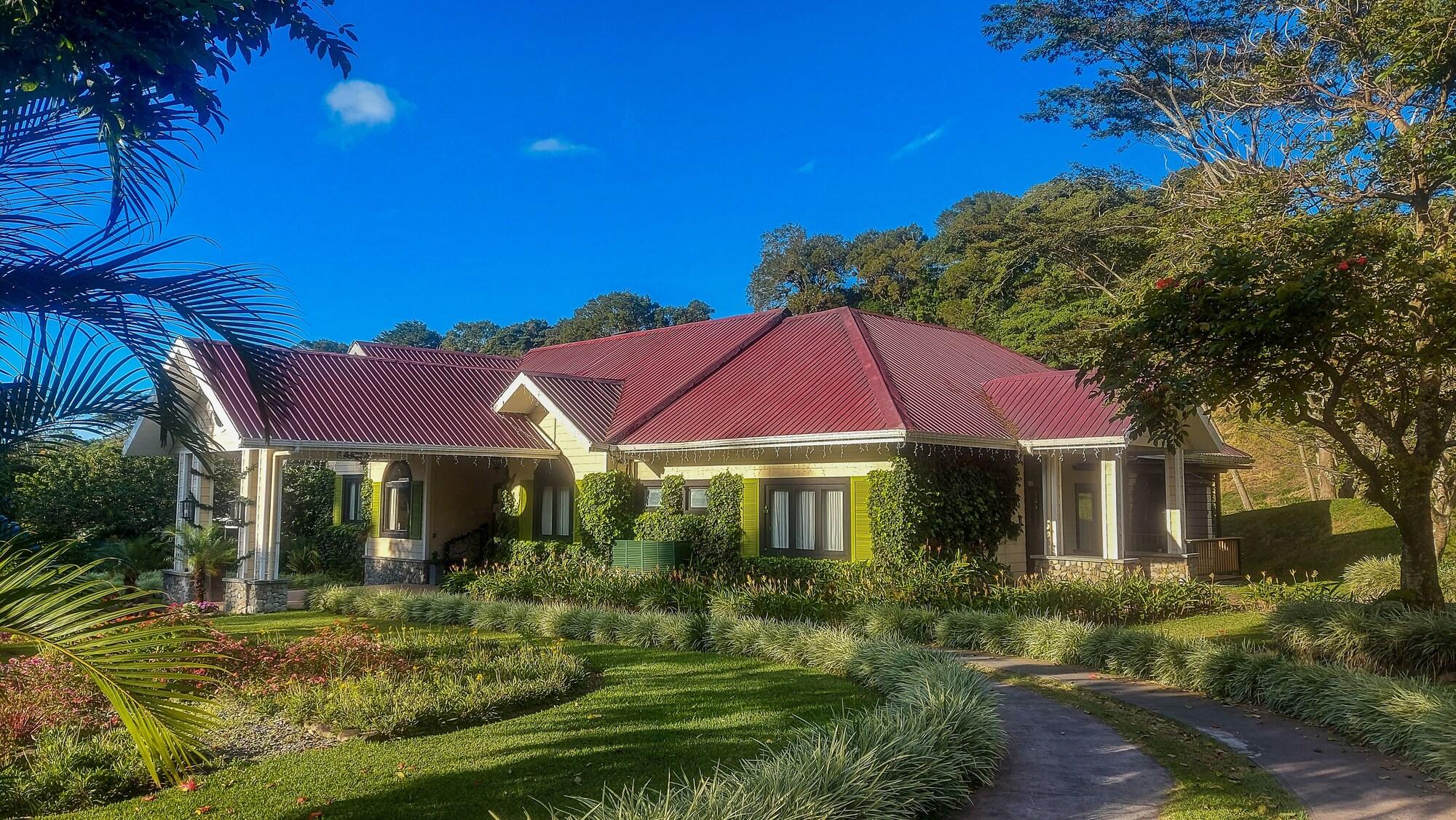 Varios The Riverside Inn