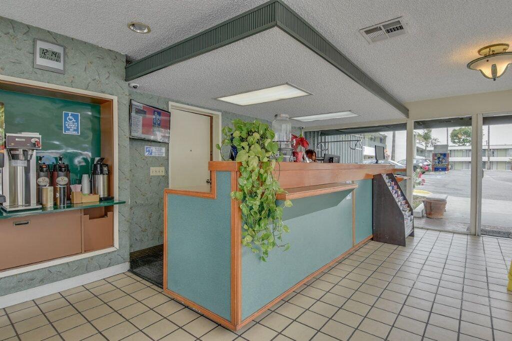 Vista Lobby Vagabond Inn Los Angeles at USC