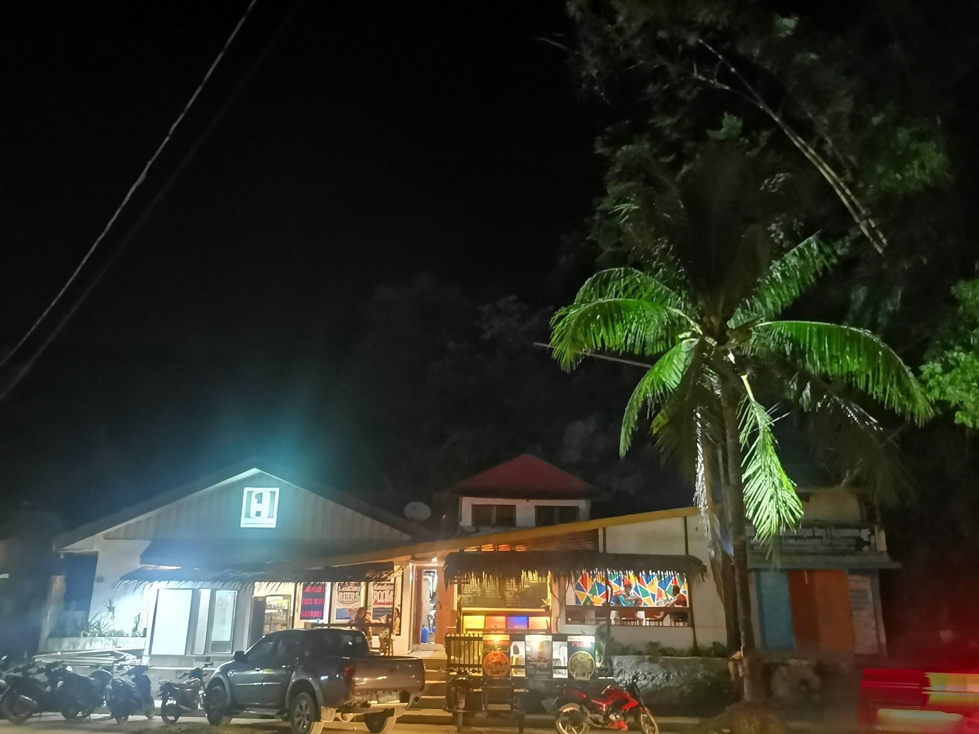 Varios El Nido One Hostel