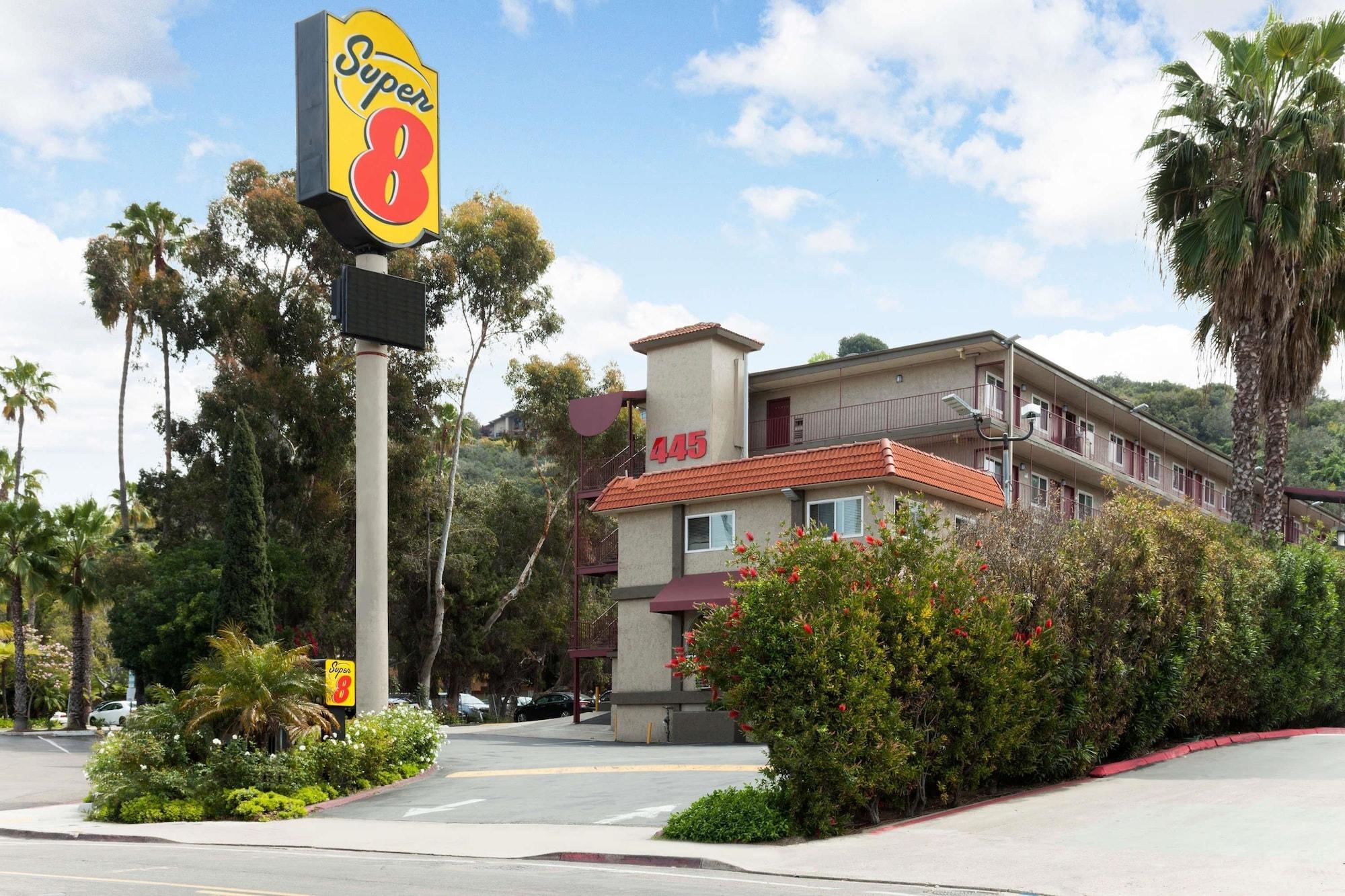 Varios Super 8 by Wyndham San Diego Hotel Circle