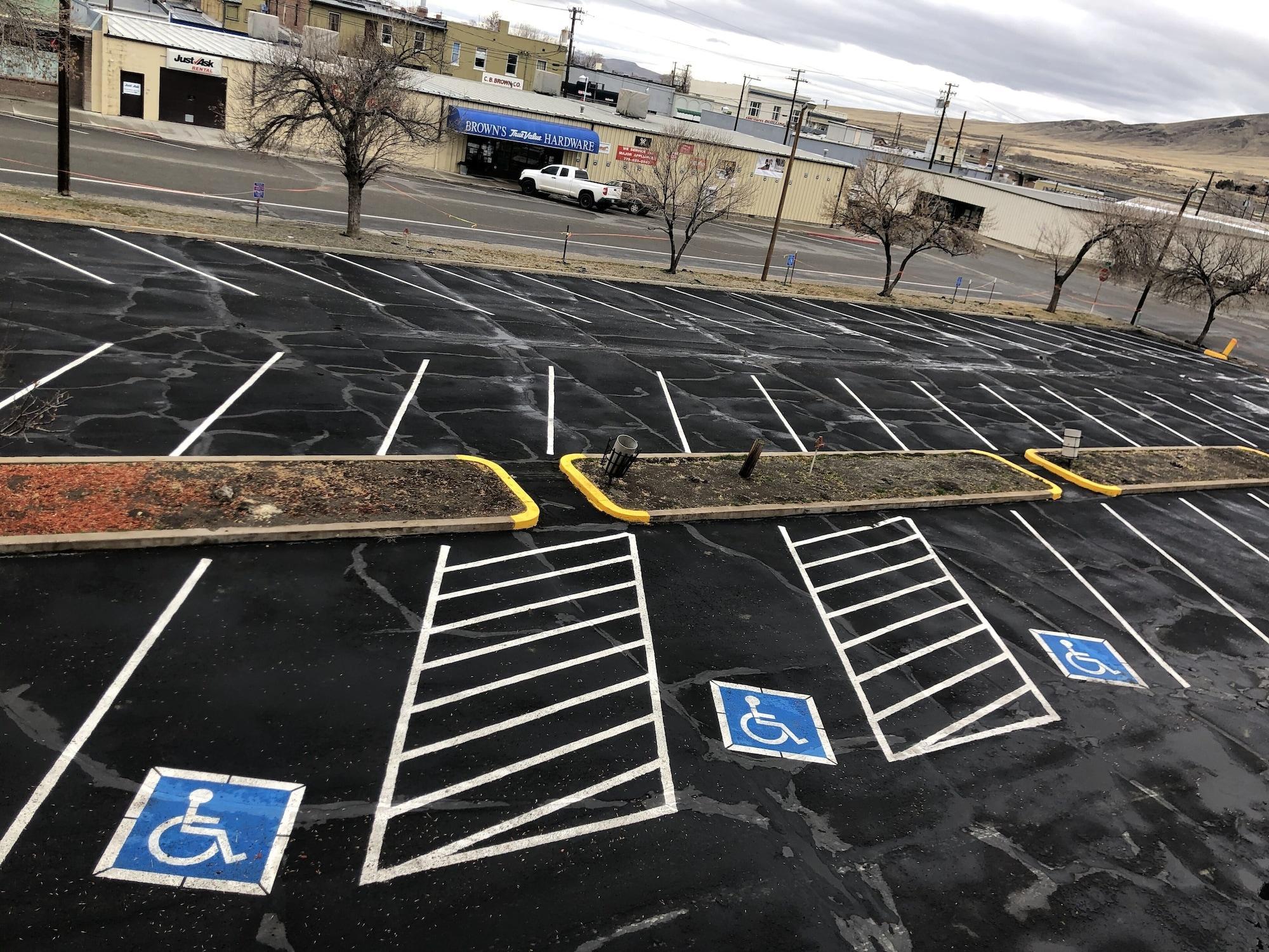 Vista Exterior Val-U Inn