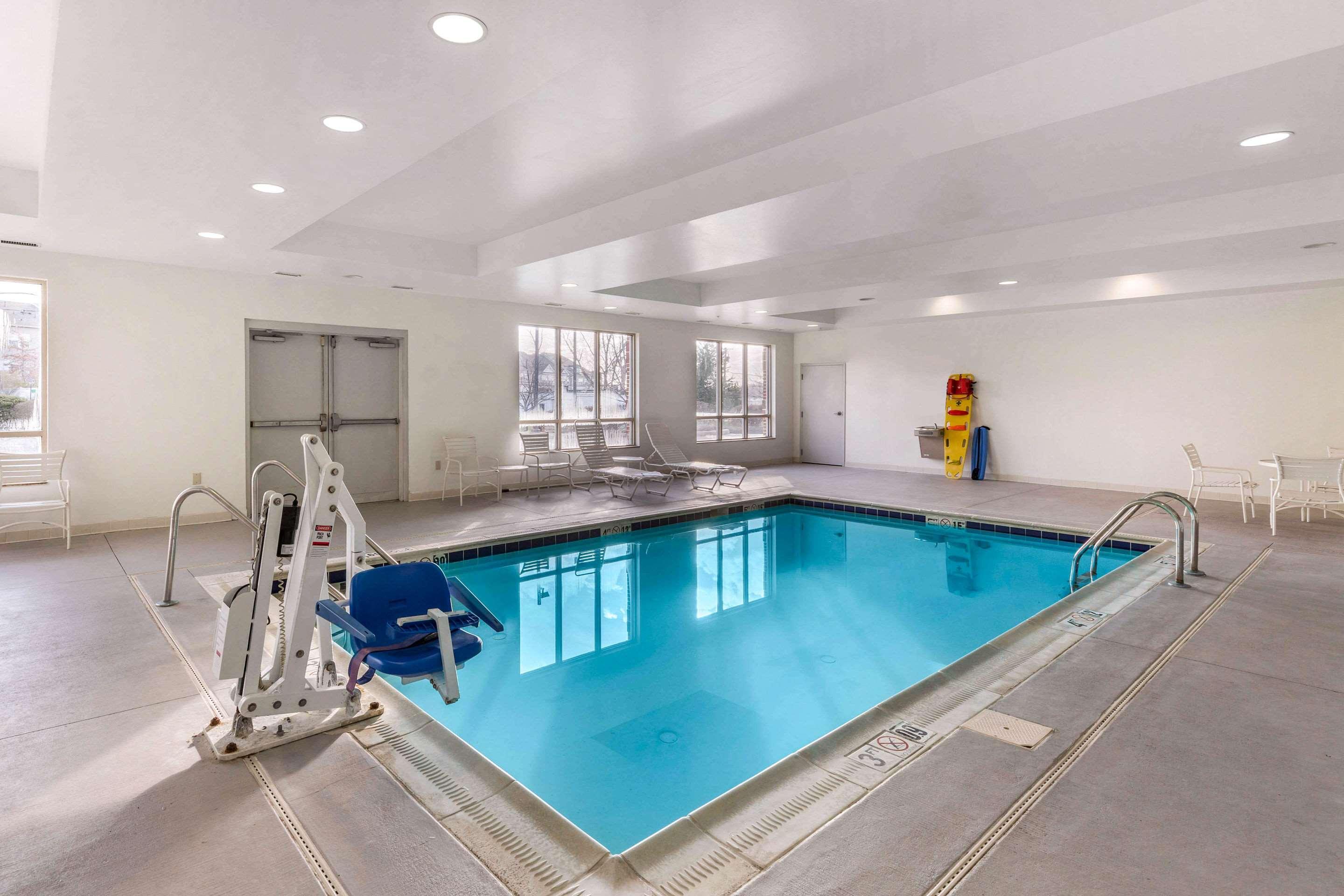 Vista Piscina City Express By Marriott Elkridge