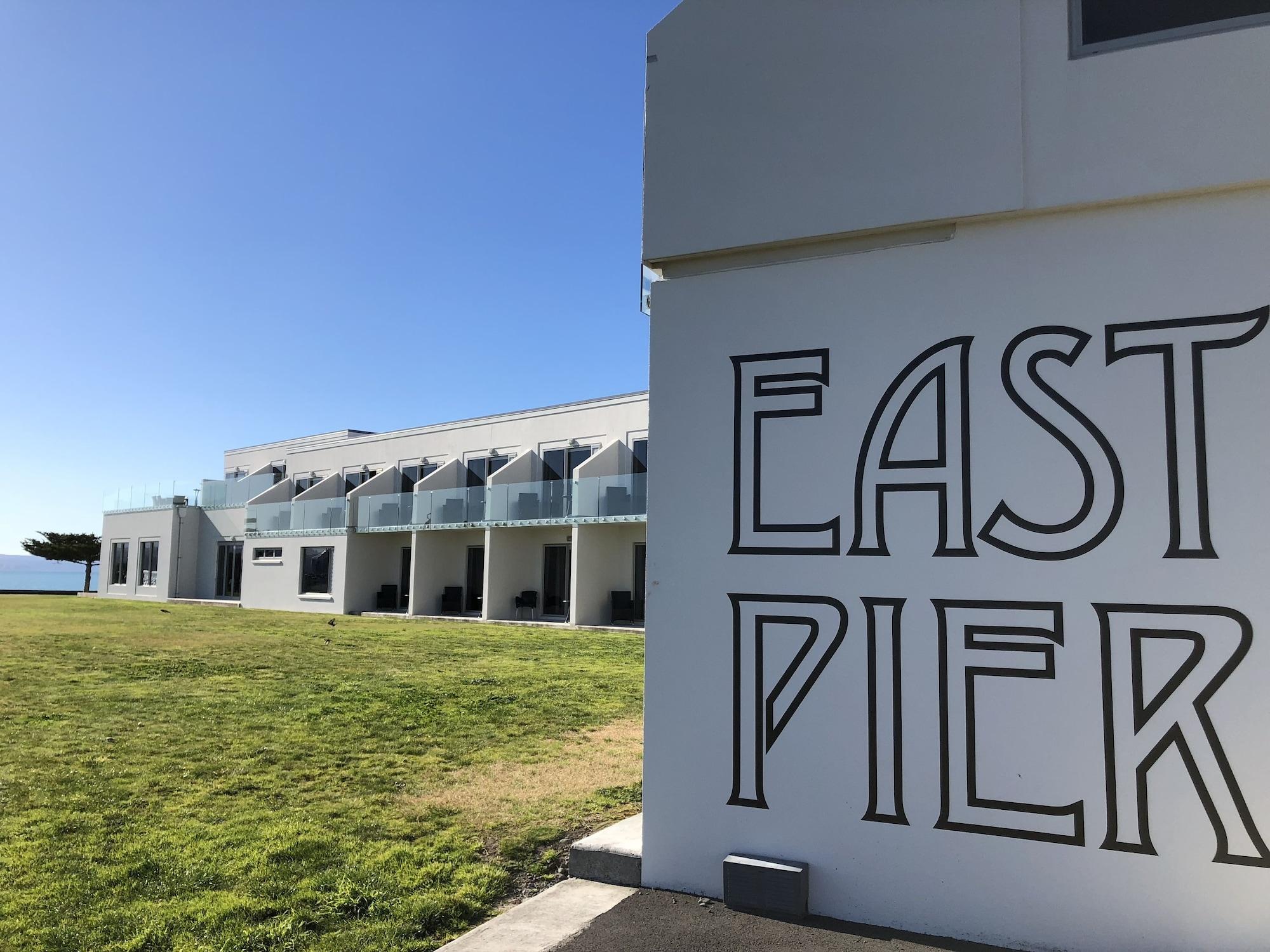 Vista Exterior East Pier Hotel
