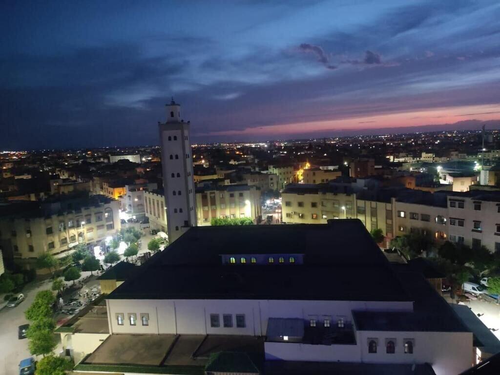 Vista Exterior FEKRI HOTEL